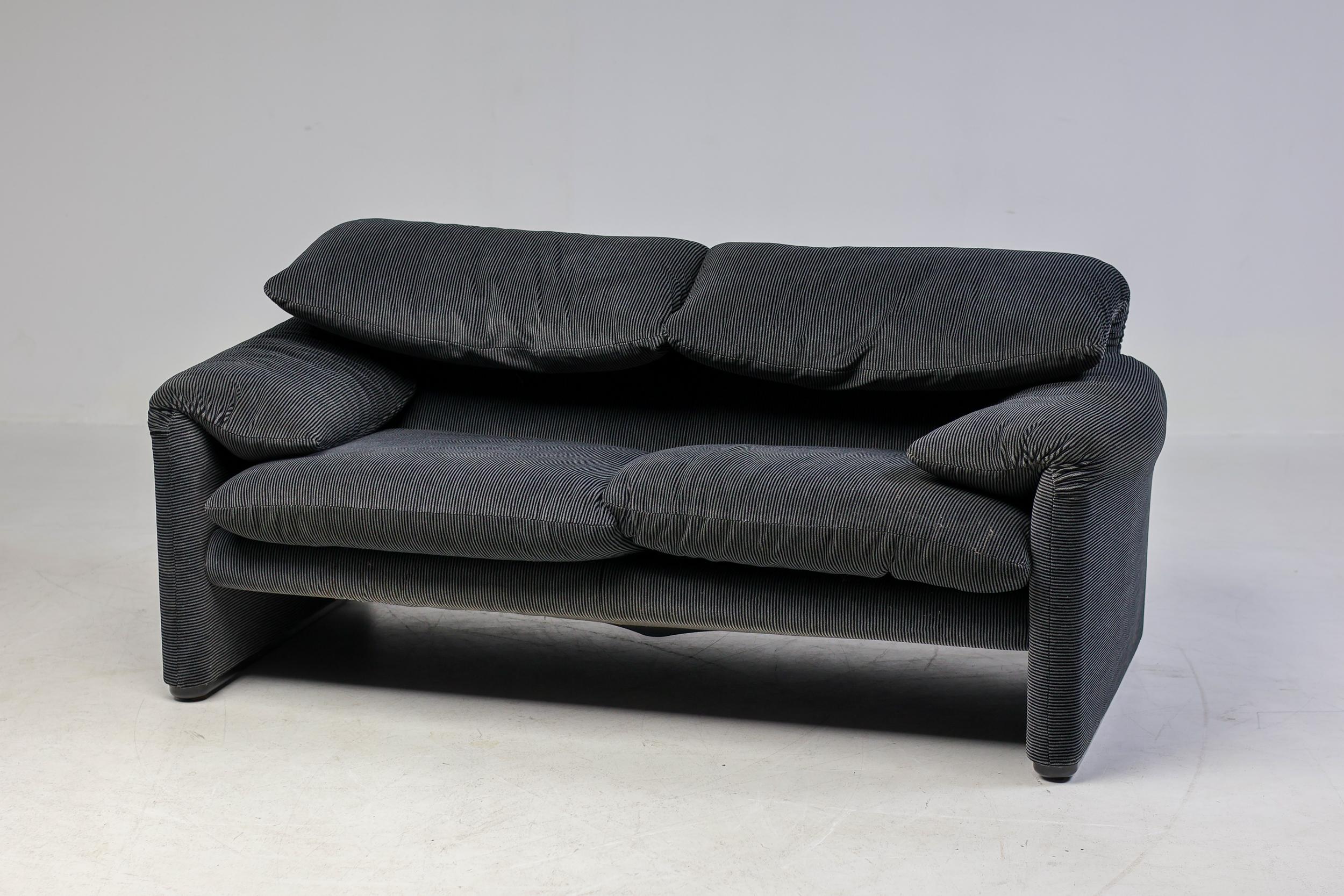 Maralunga 675 Sofa, Armchair and Ottoman by Vico Magistretti for Cassina In Good Condition For Sale In Dronten, NL