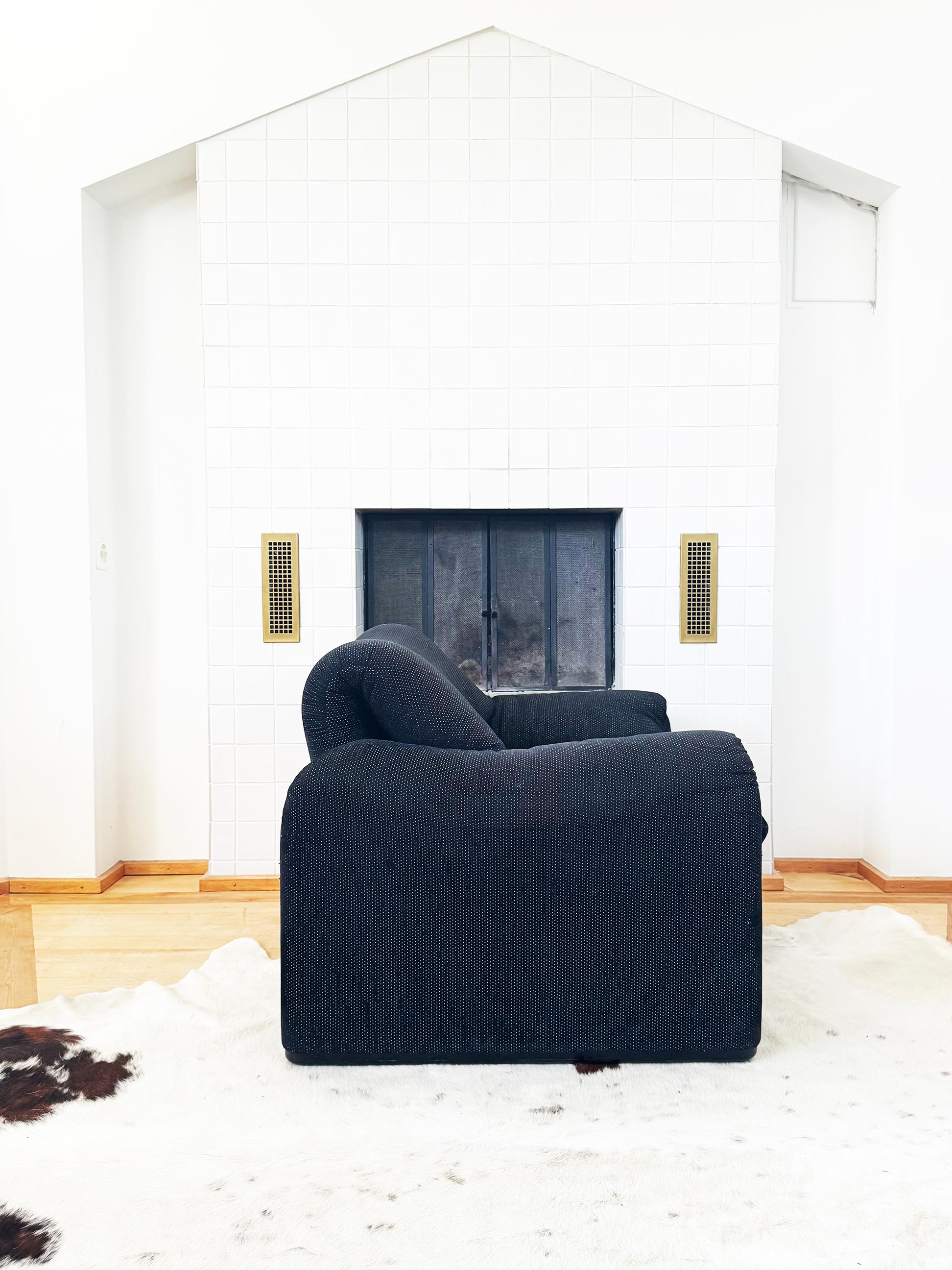 Maralunga Armchair and Ottoman by Vico Magistretti for Cassina Matte Black In Good Condition For Sale In Basel, BS