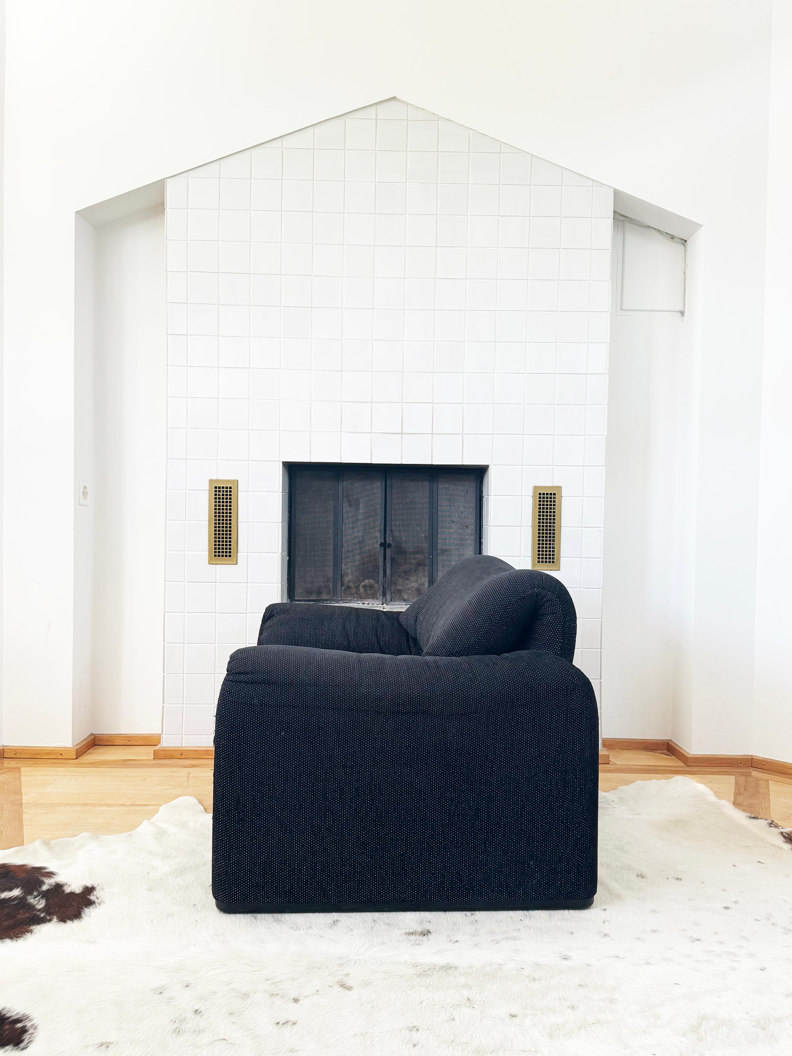 Maralunga Armchair and Ottoman by Vico Magistretti for Cassina Matte Black For Sale 1