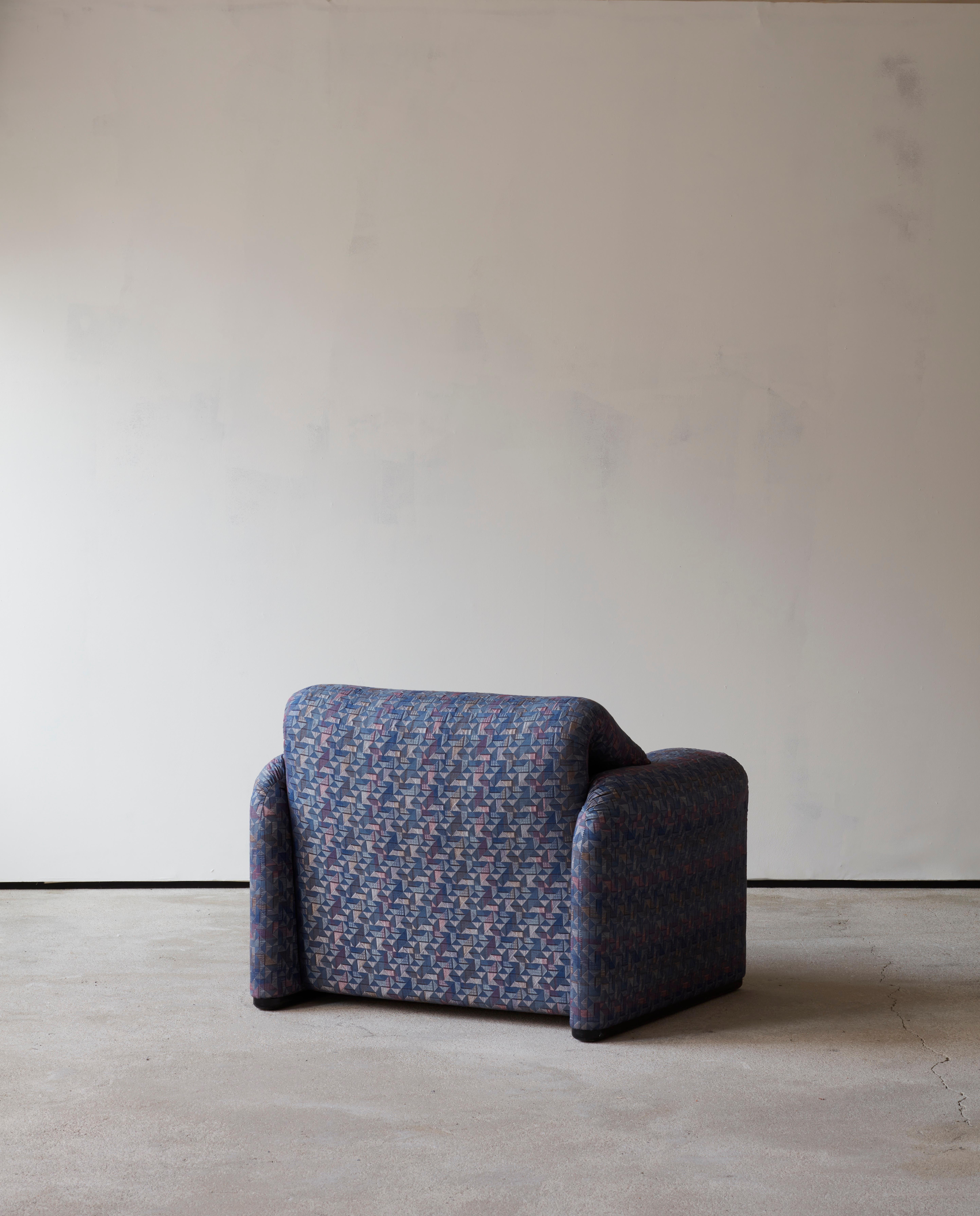Maralunga Armchair by Vico Magistretti for Cassina In Good Condition In London, GB