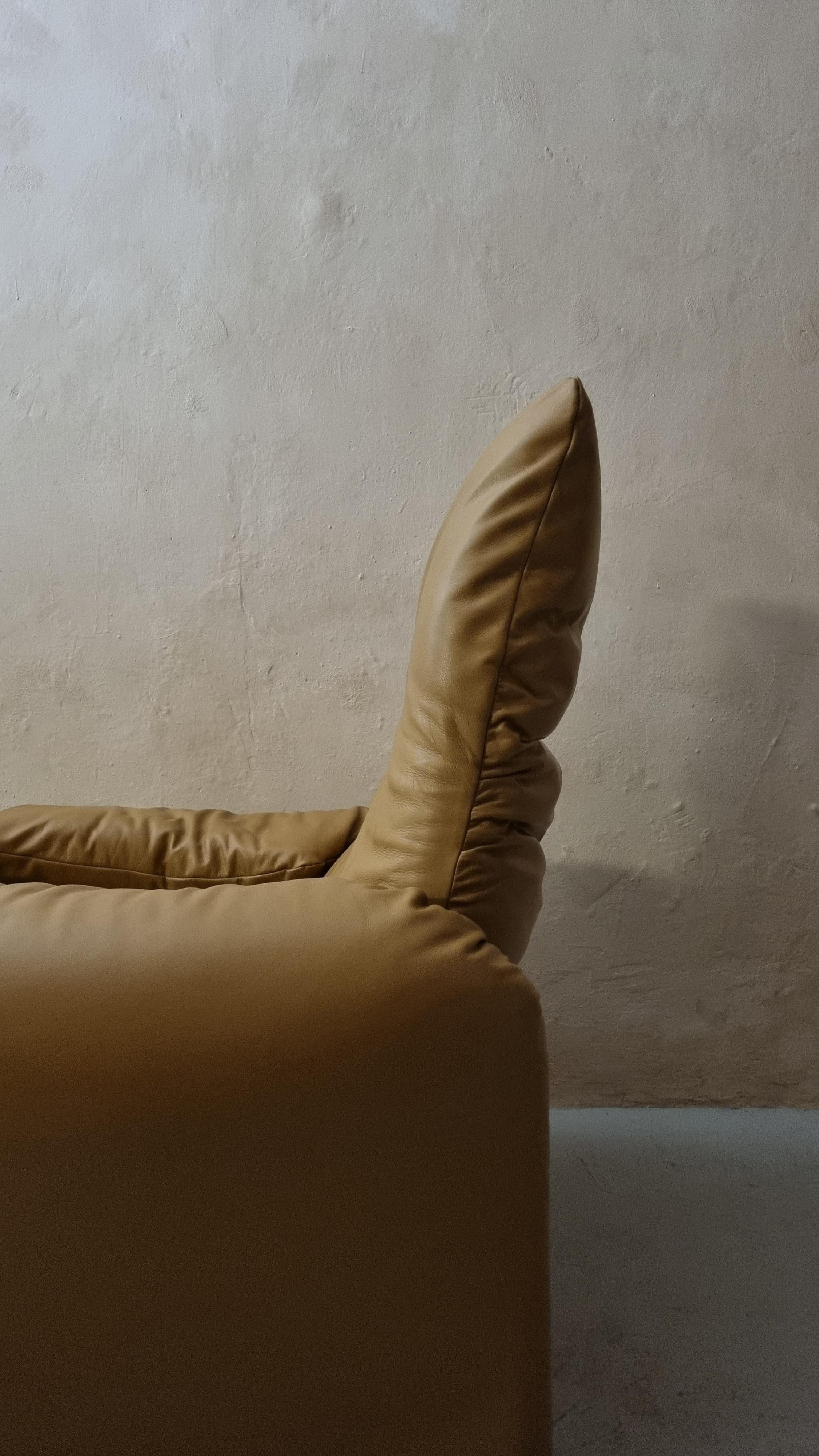 Late 20th Century Maralunga armchair designed by Vico Magistretti for Cassina, 1973 For Sale