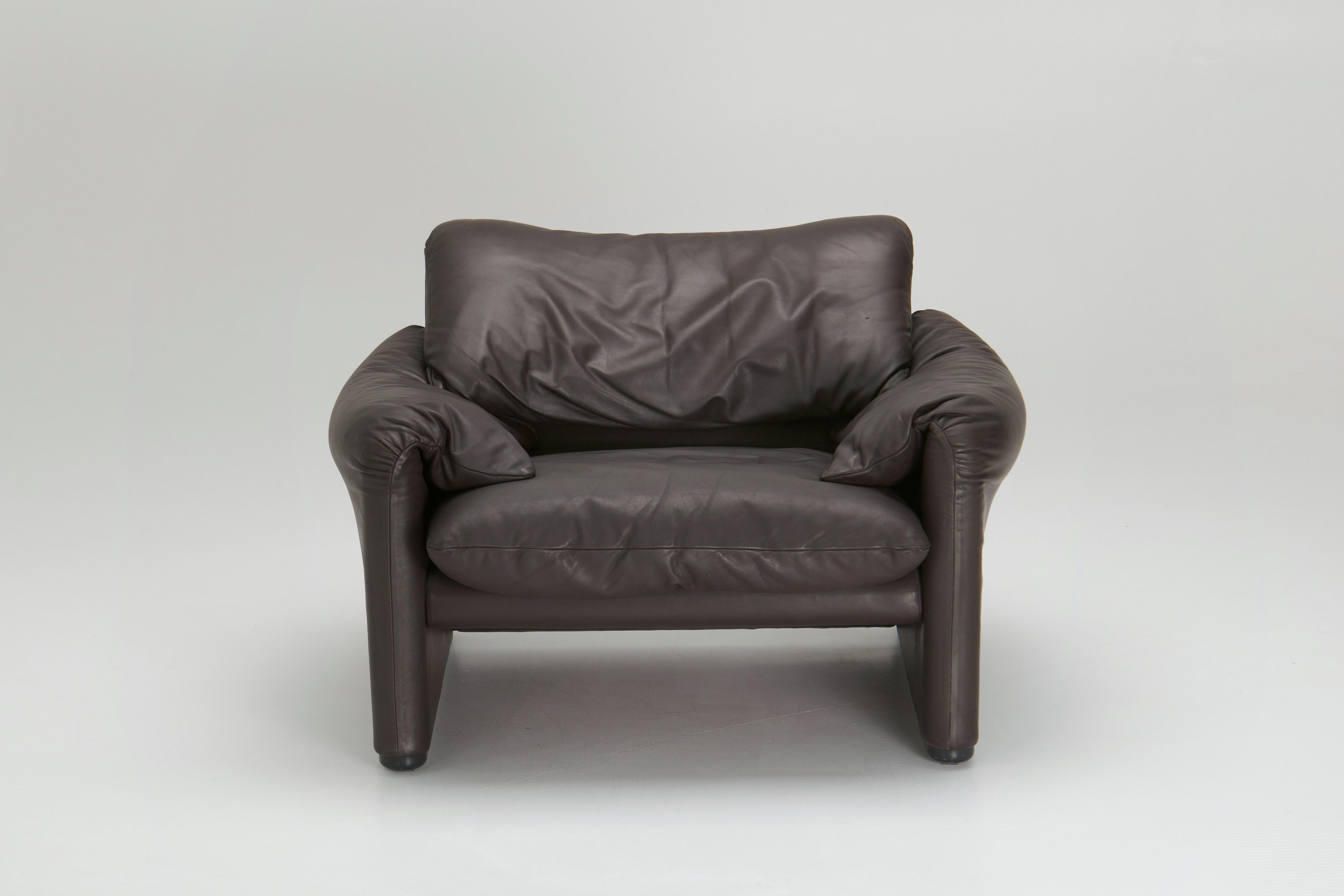 Mid-Century Modern 'Maralunga' armchair - Vico Magistretti - Vico Magistretti For Sale