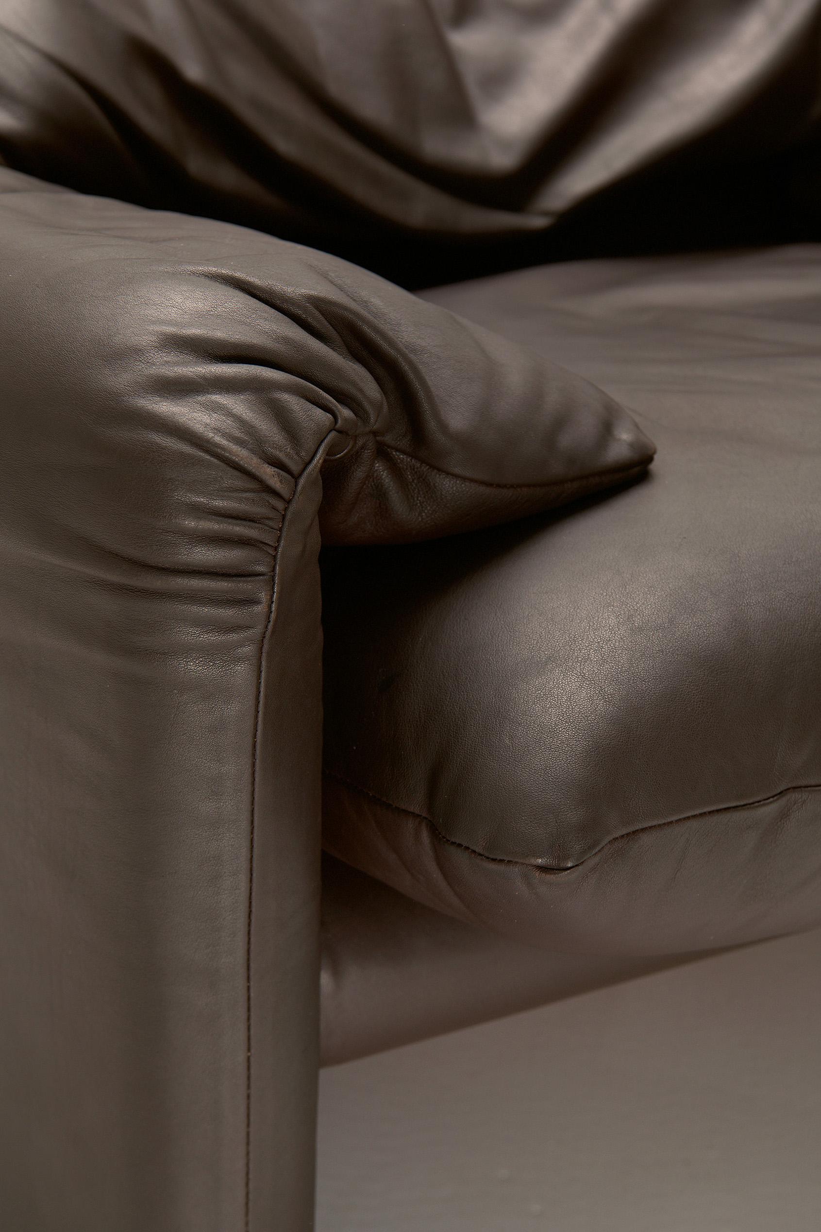 Italian 'Maralunga' armchair - Vico Magistretti - Vico Magistretti For Sale