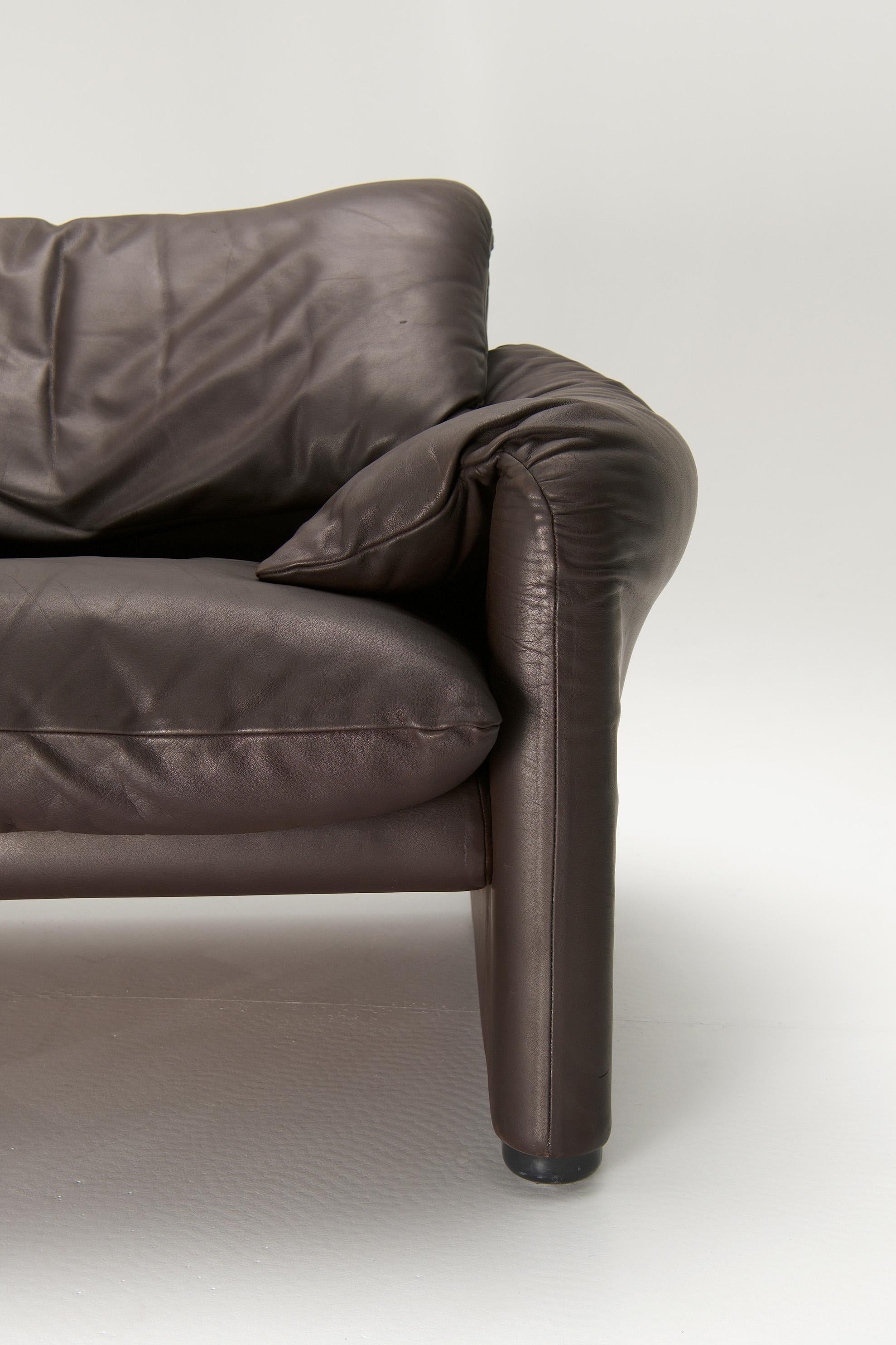 20th Century 'Maralunga' armchair - Vico Magistretti - Vico Magistretti For Sale