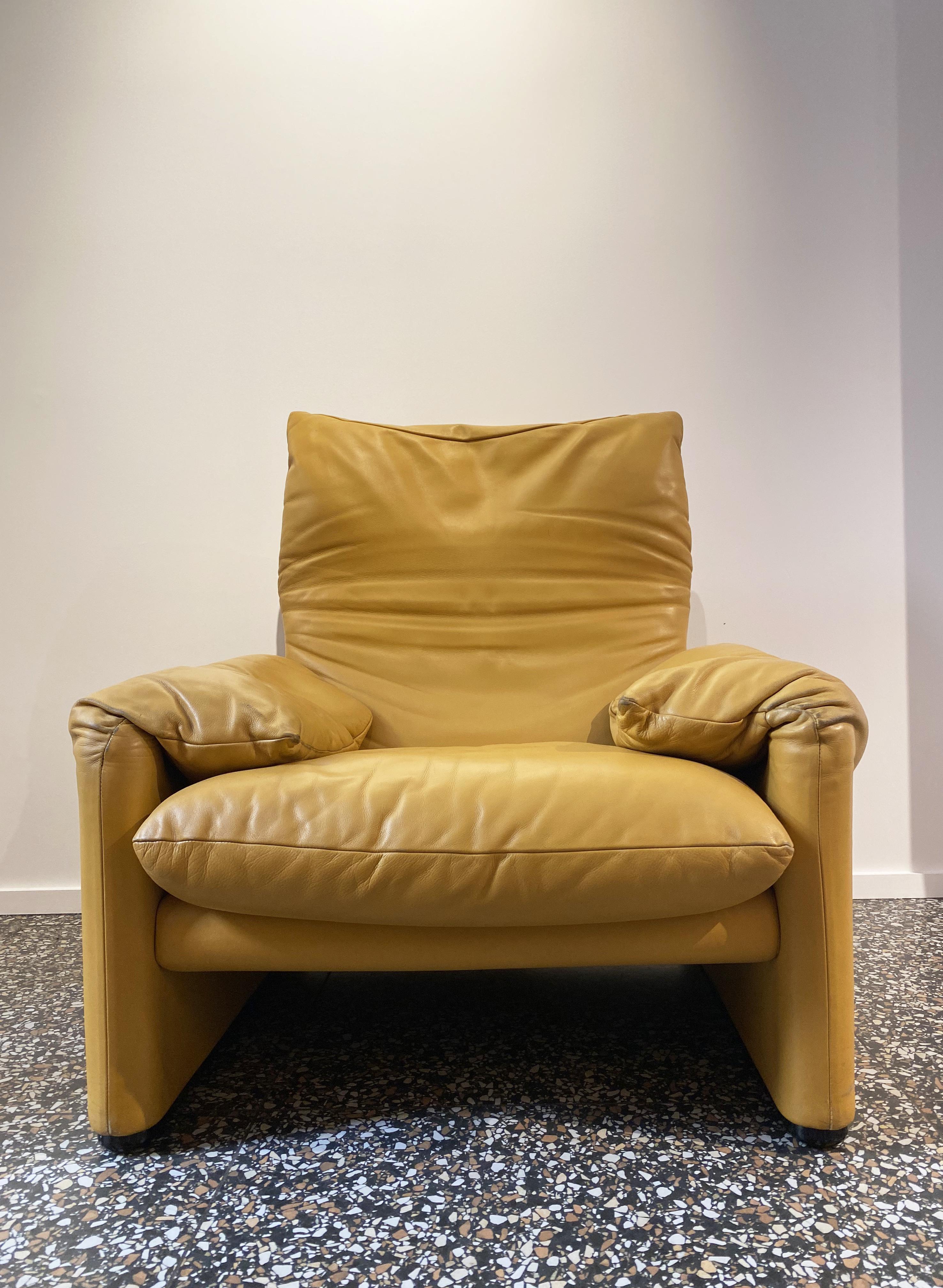 Italian Pair of leather Vico Magistretti Maralunga Armchairs for Cassina, Italy 1973. 