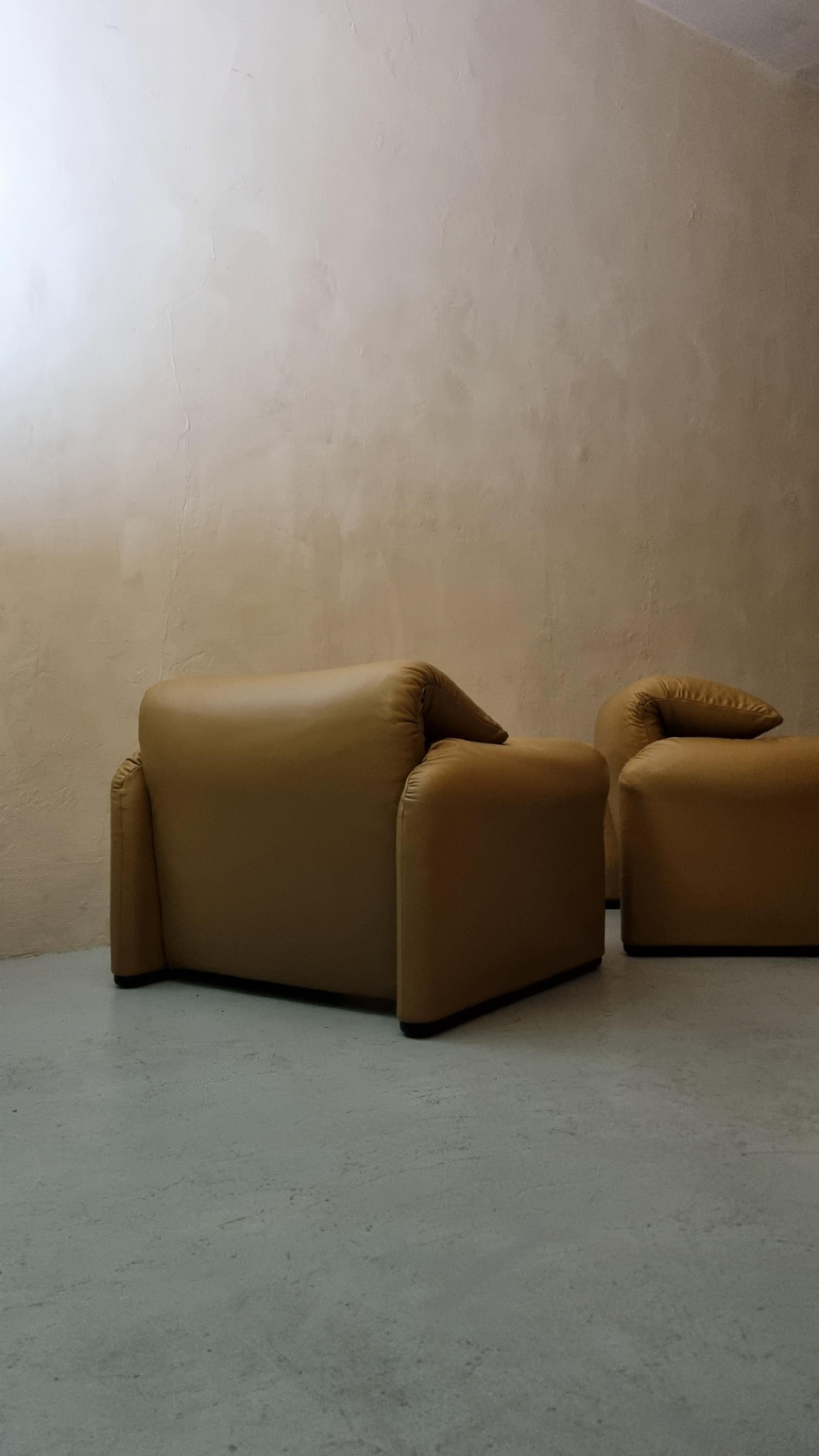 Italiano Poltrone Maralunga disegnate da Vico Magistretti per Cassina, 1973 in vendita