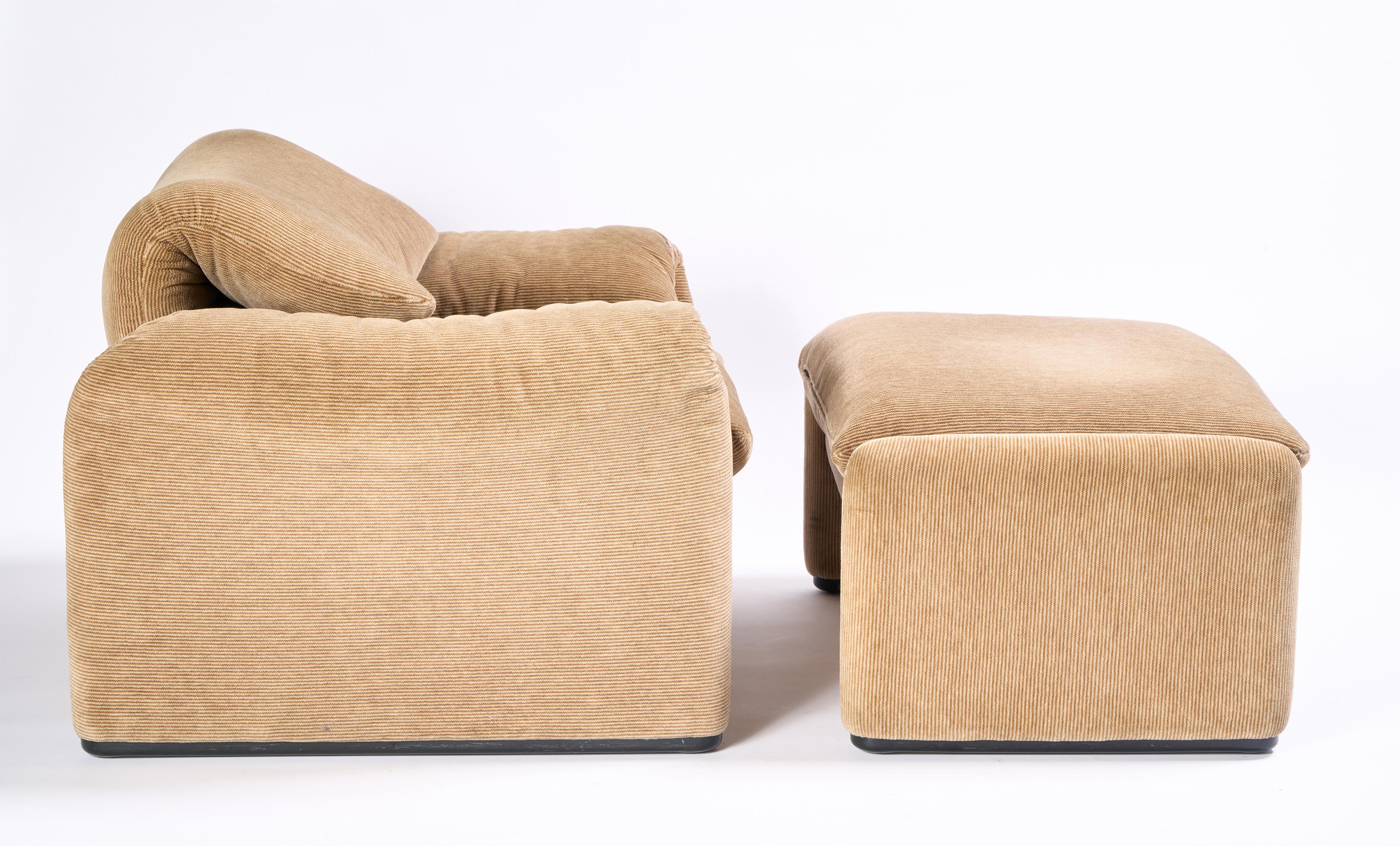 Maralunga Stuhl und Ottomane von Vico Magistretti für Cassina (Moderne) im Angebot