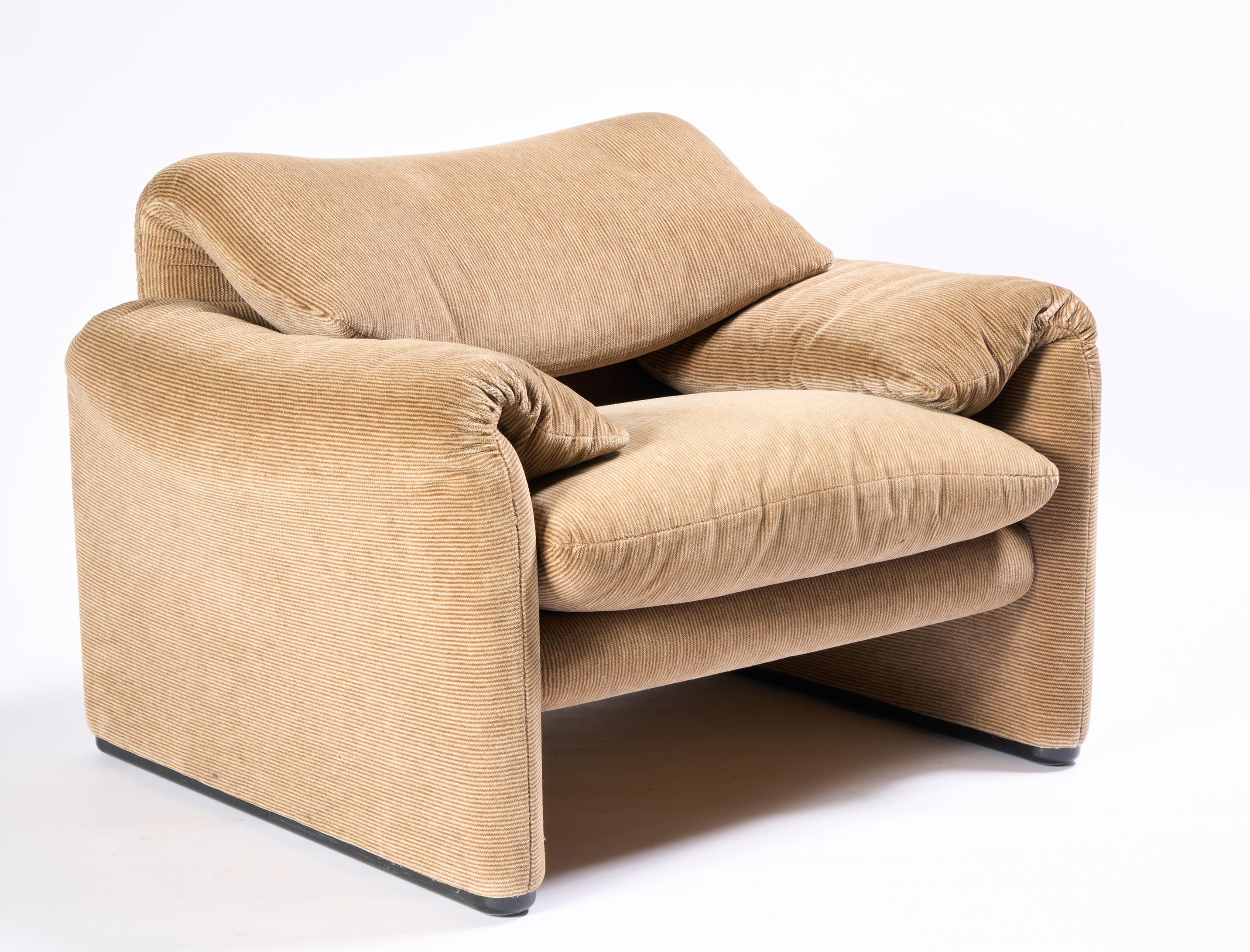 Maralunga Stuhl und Ottomane von Vico Magistretti für Cassina (Italienisch) im Angebot