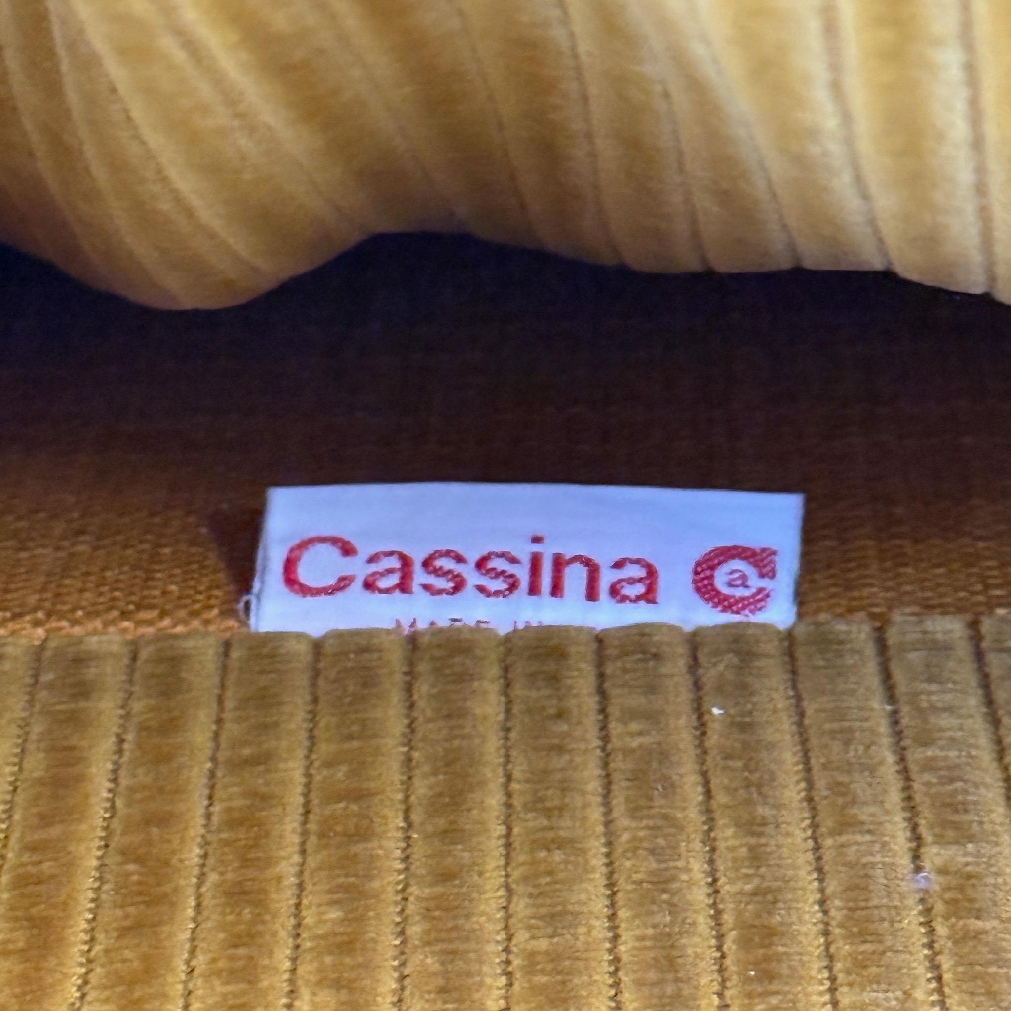 Sedia Maralunga di Vico Magistretti per Cassina in velluto a coste Kvadrat di Raf Simons in vendita 4