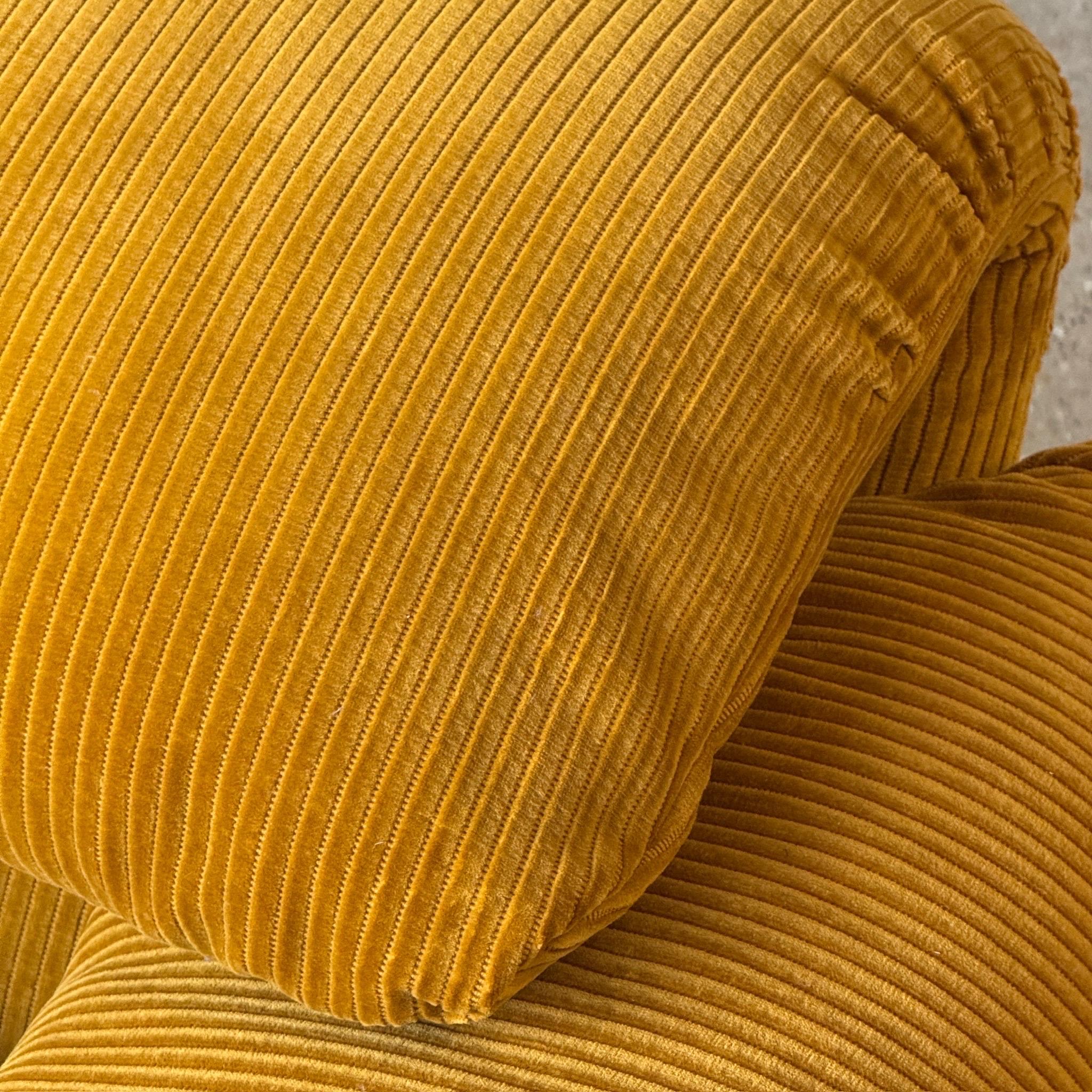 Tessuto Sedia Maralunga di Vico Magistretti per Cassina in velluto a coste Kvadrat di Raf Simons in vendita