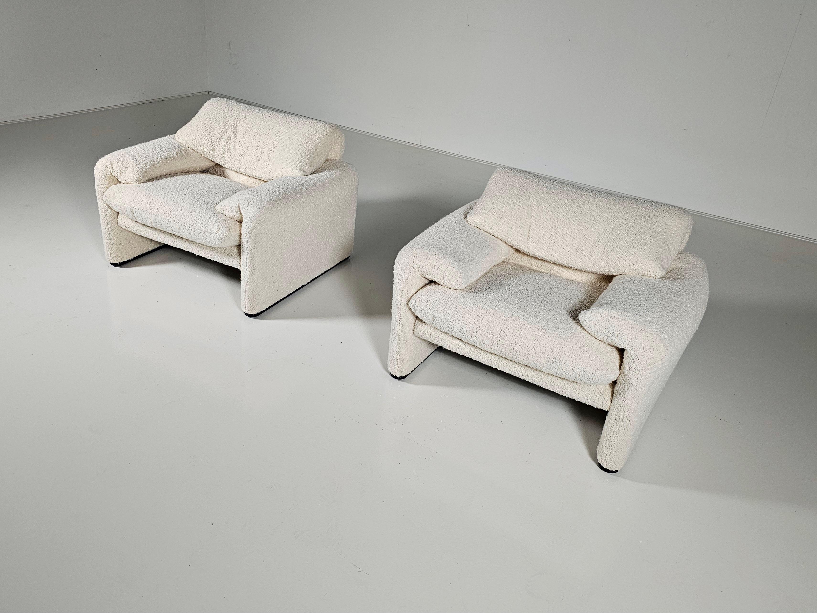 Maralunga Chairs in cream boucle by Vico Magistretti for Cassina, 1970s 1