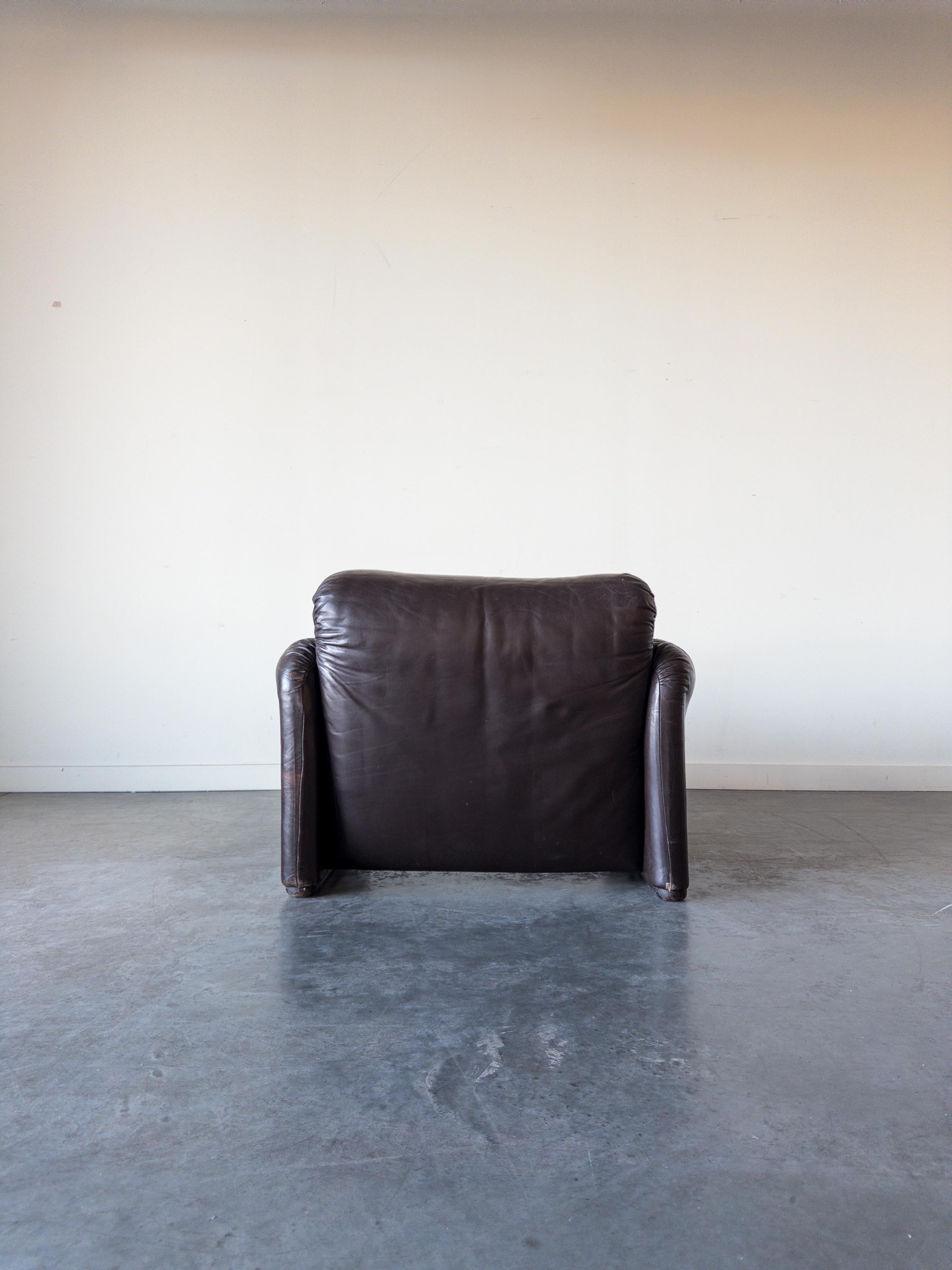 Cuir Fauteuil en cuir Maralunga par Vico Magistretti pour Cassina en vente