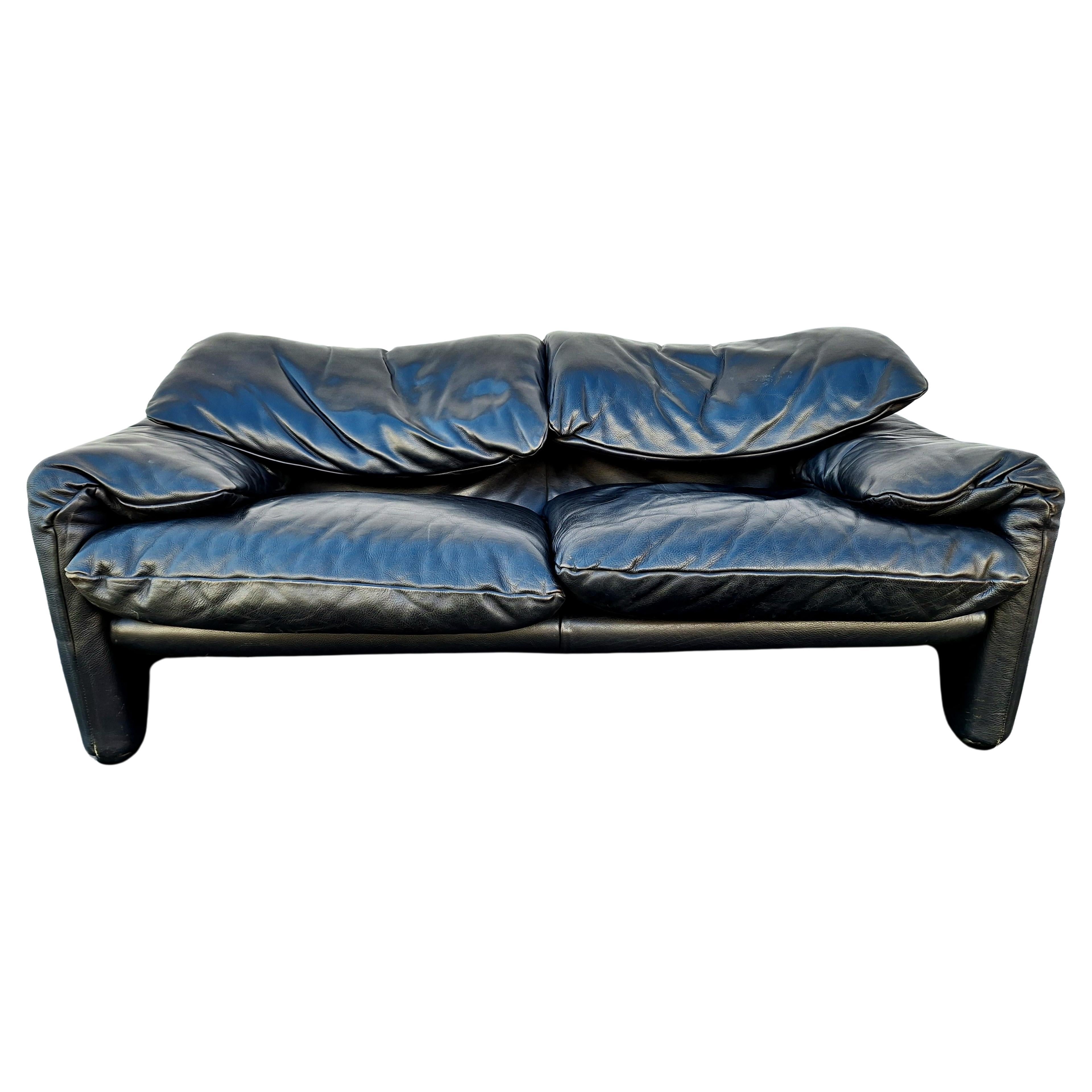 Maralunga Leather Sofa - Settee by Vico Magisretti for Casina  For Sale