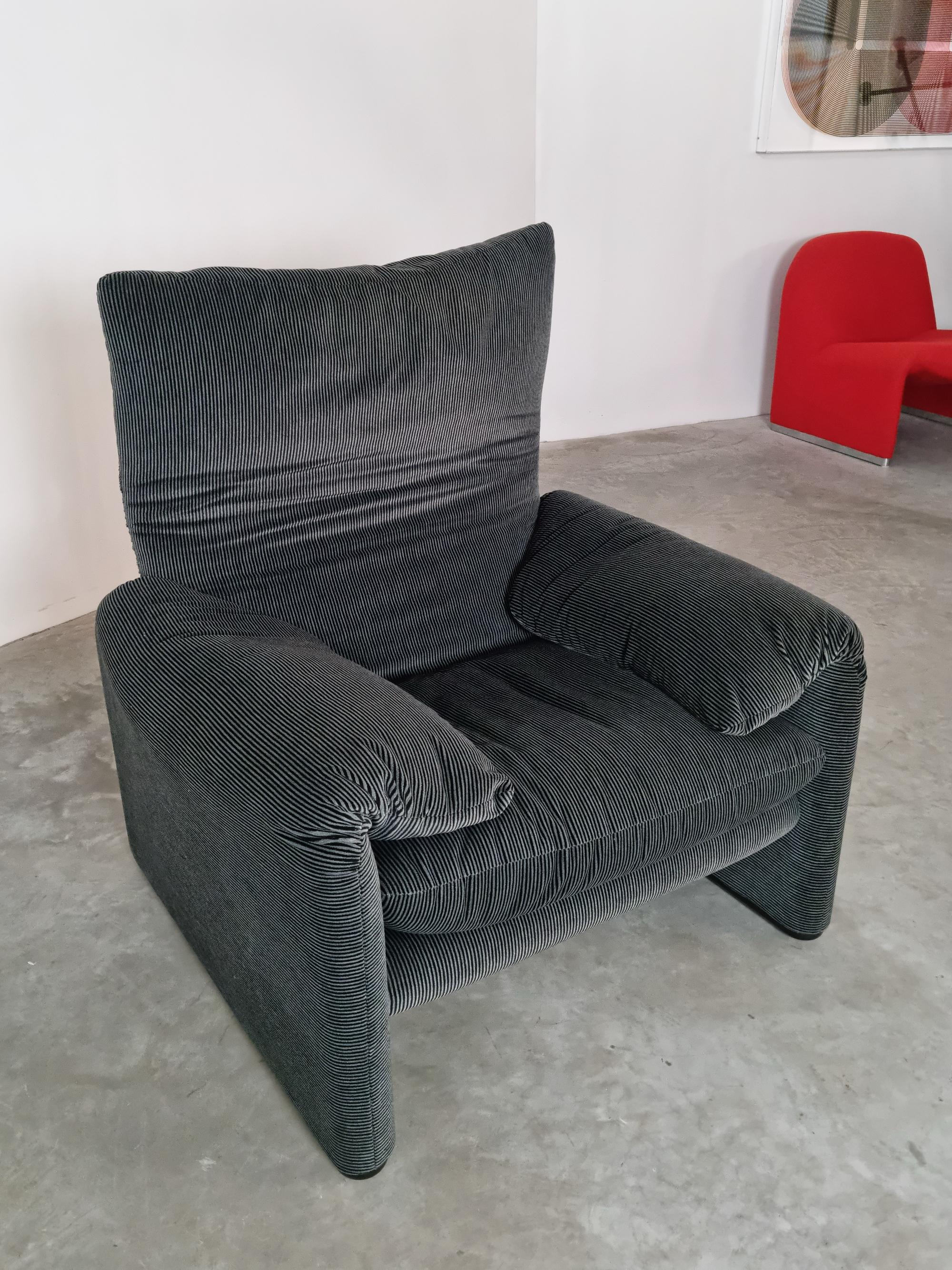 “Maralunga” Lounge Chair designed by Vico Magistretti for Cassina, 1980s For Sale 6