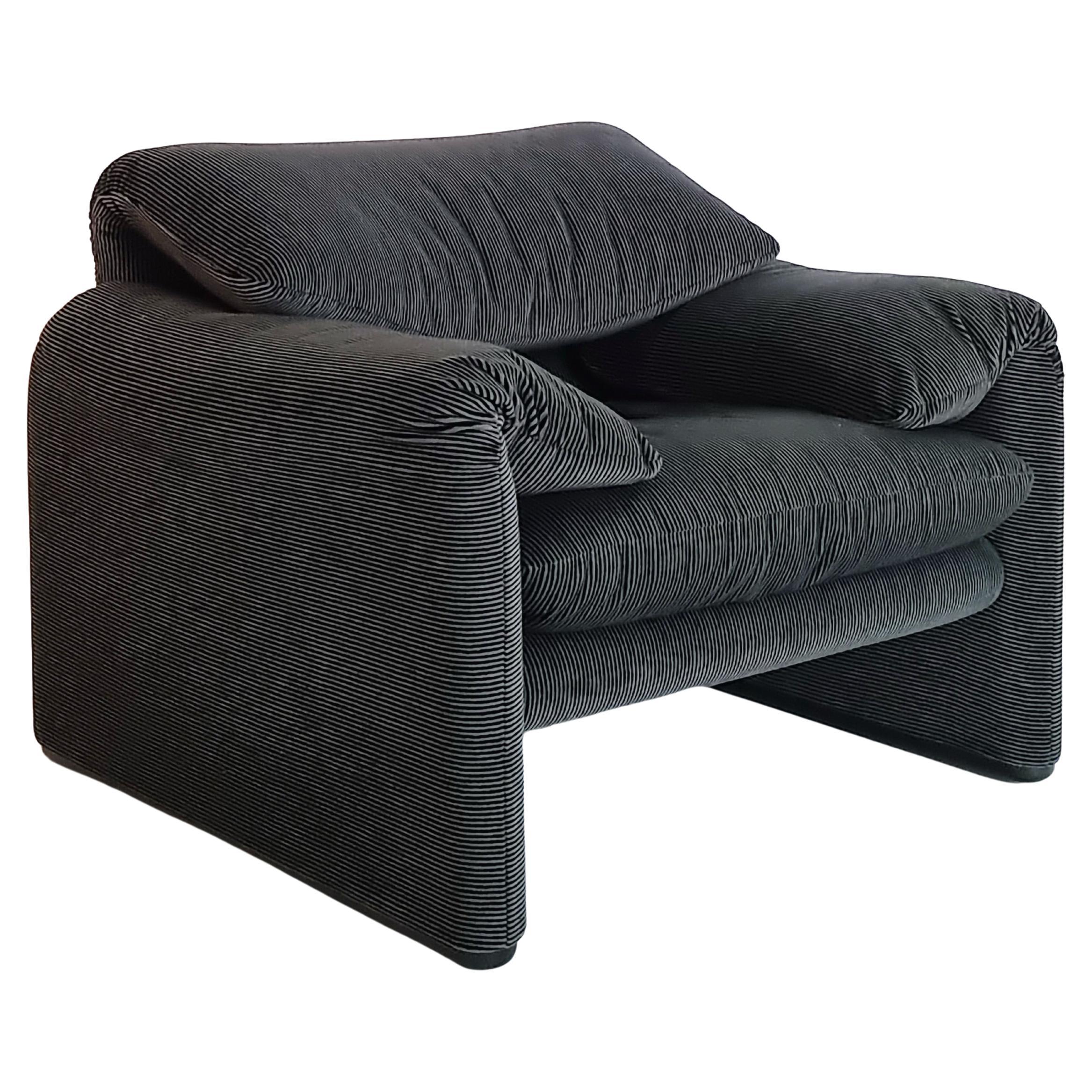 “Maralunga” Lounge Chair designed by Vico Magistretti for Cassina, 1980s For Sale