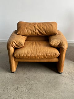 "Maralunga" Lounge Chair for Cassina Designed by Vico Magistretti Italy 1970s
