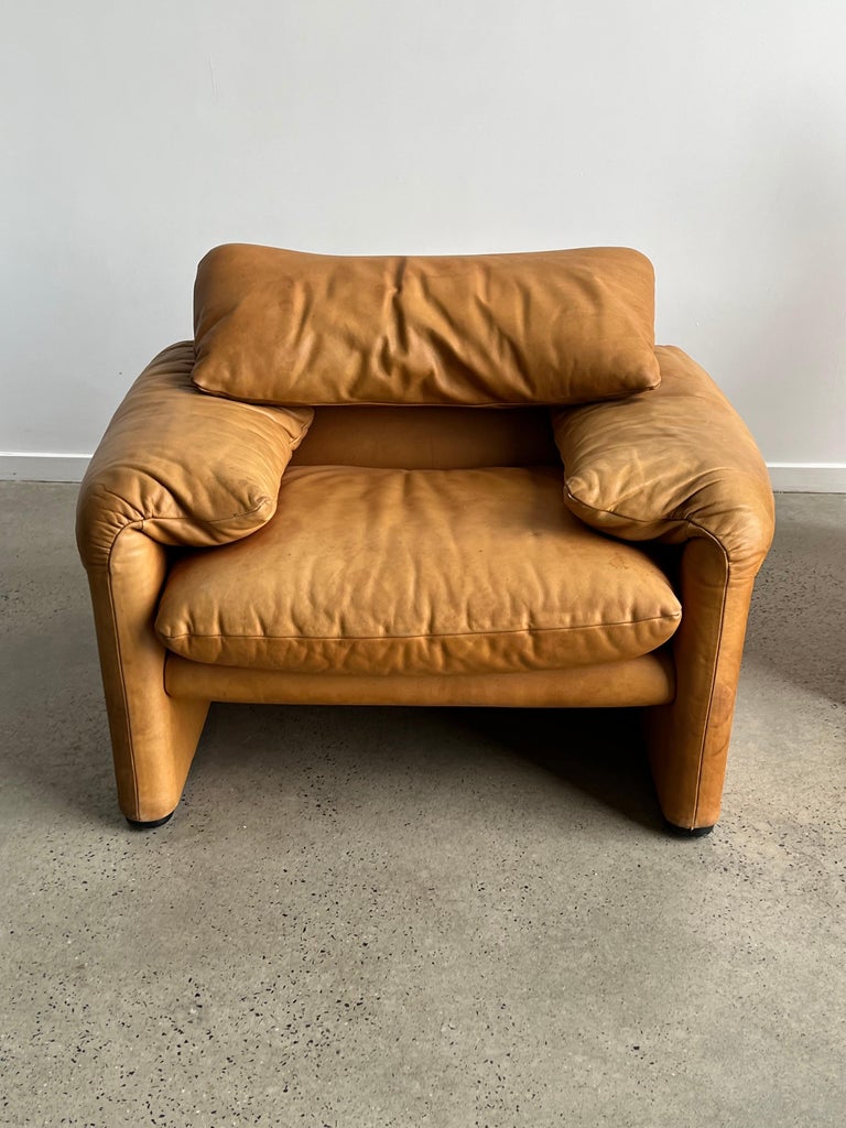 "Maralunga" Lounge Chair for Cassina Designed by Vico Magistretti Italy