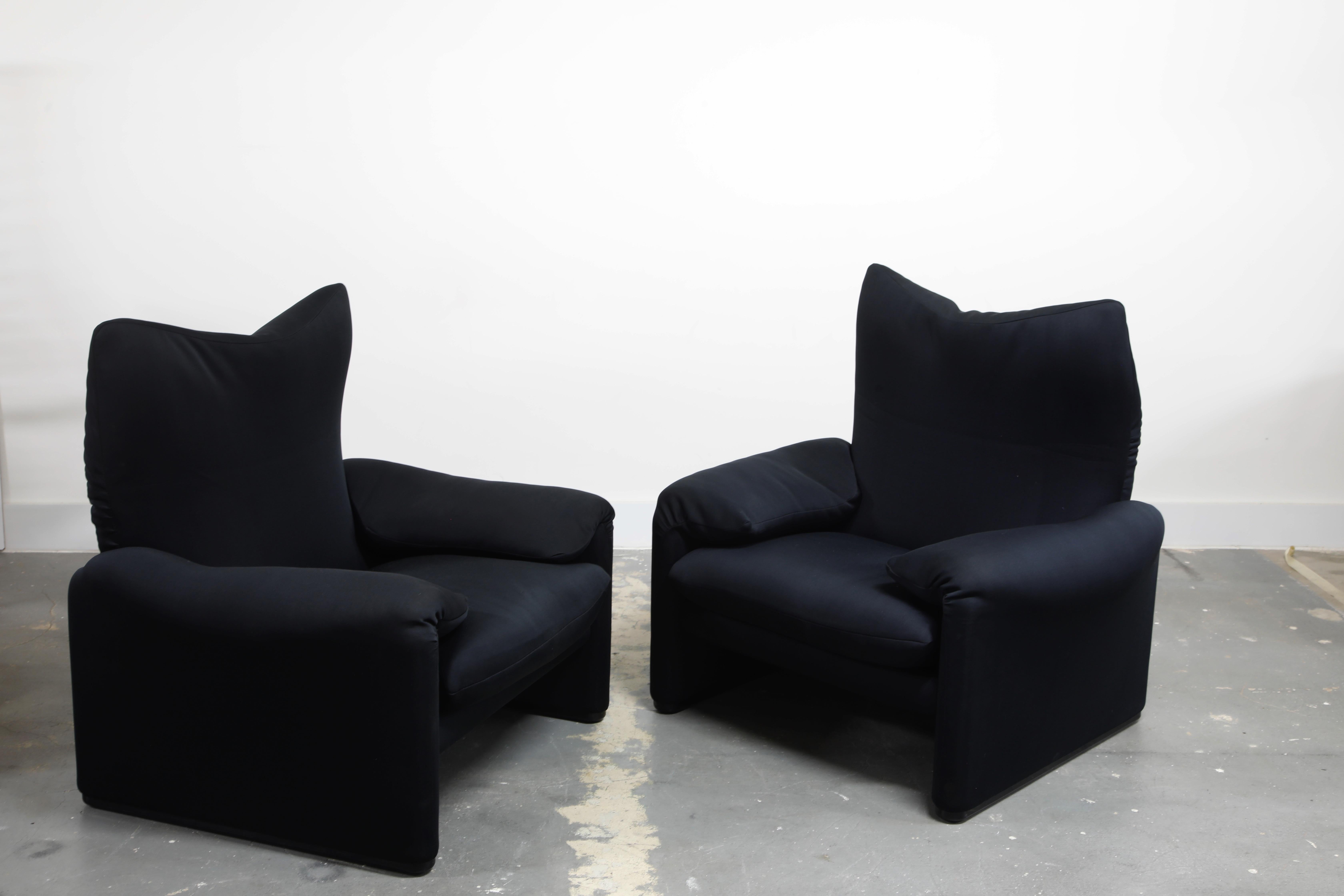 'Maralunga' Lounge Chairs and Ottoman by Vico Magistretti for Cassina, c. 1970 3