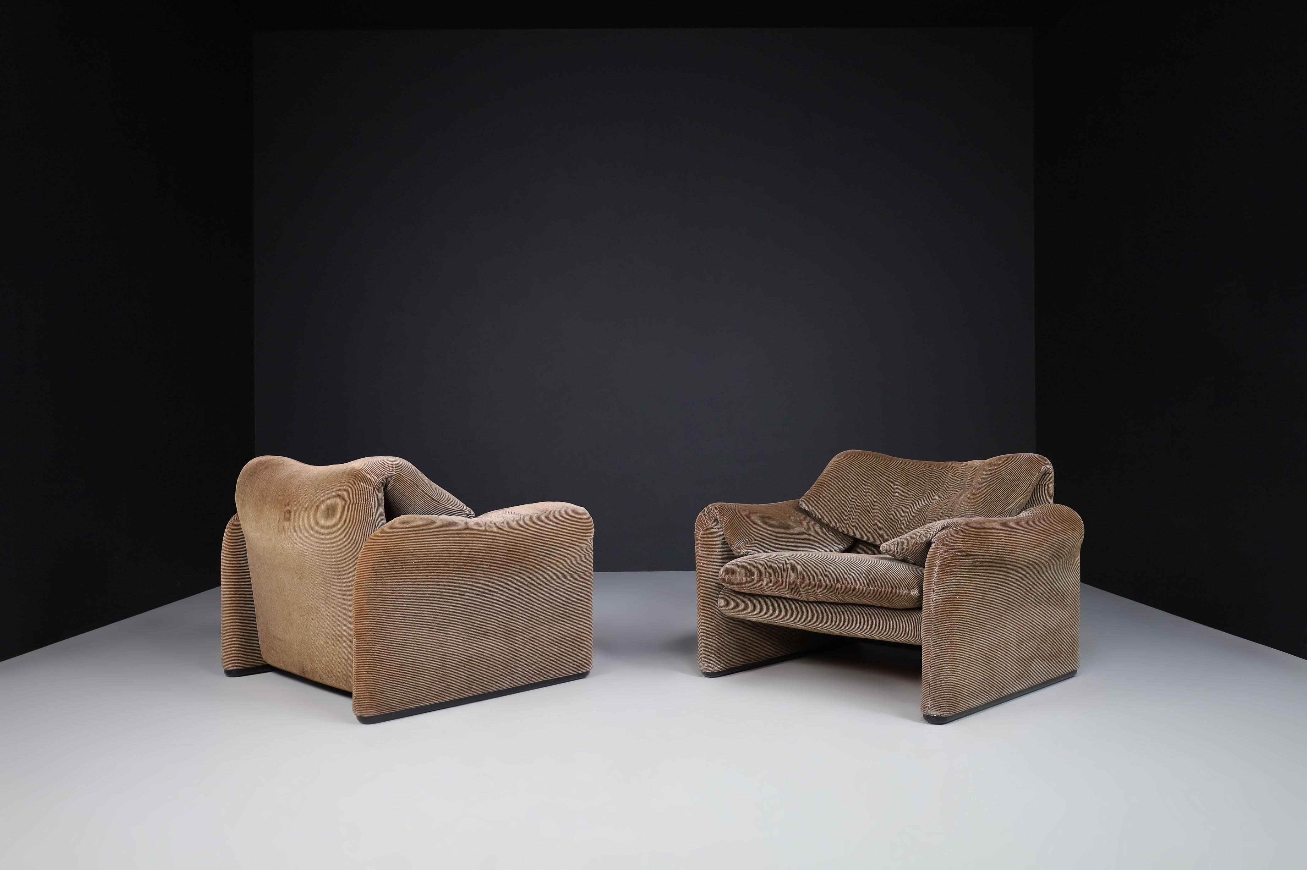 Mid-Century Modern Maralunga Lounge Chairs by Vico Magistretti for Cassina, 1970s