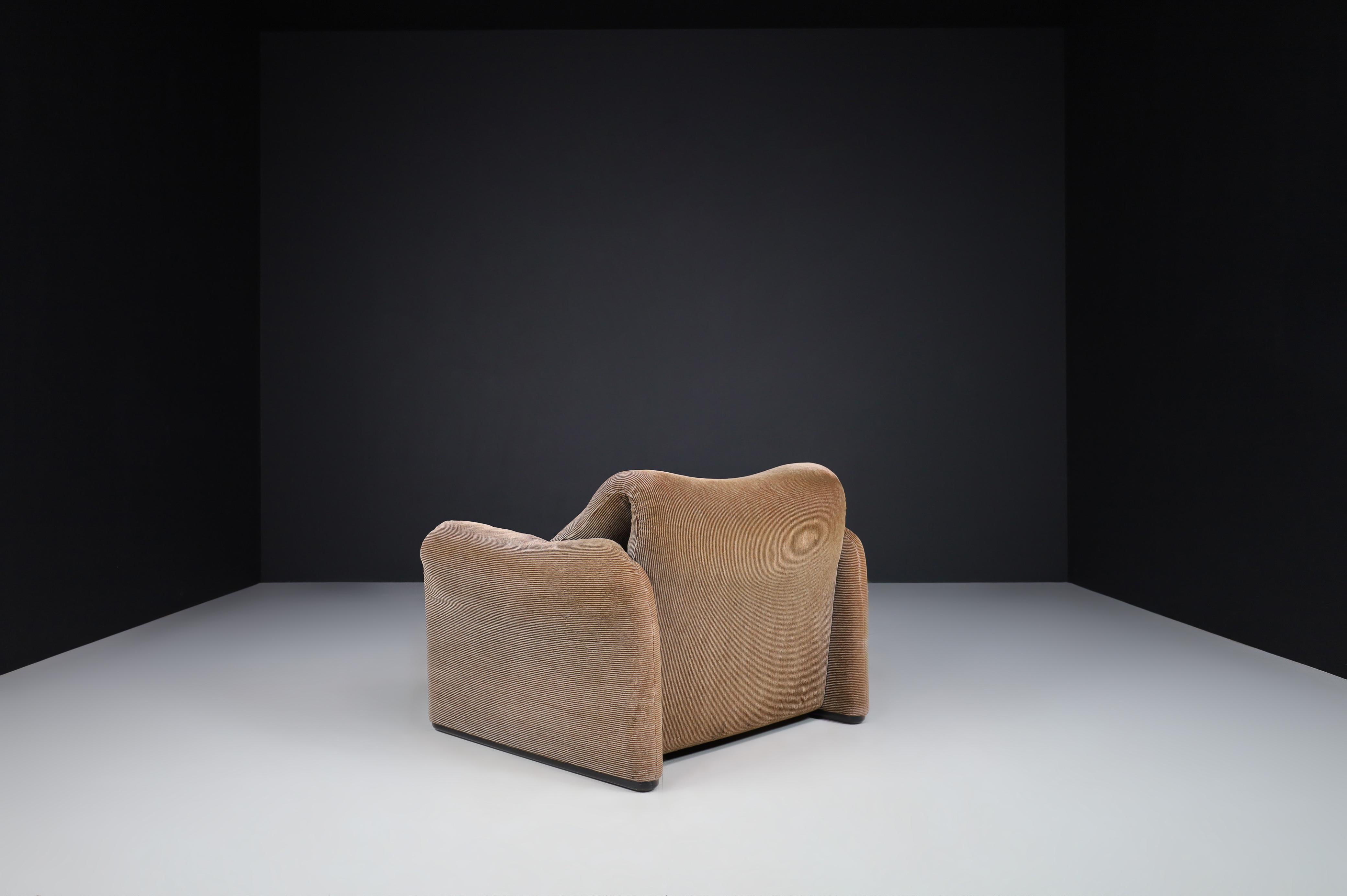 Steel Maralunga Lounge Chairs by Vico Magistretti for Cassina, 1970s