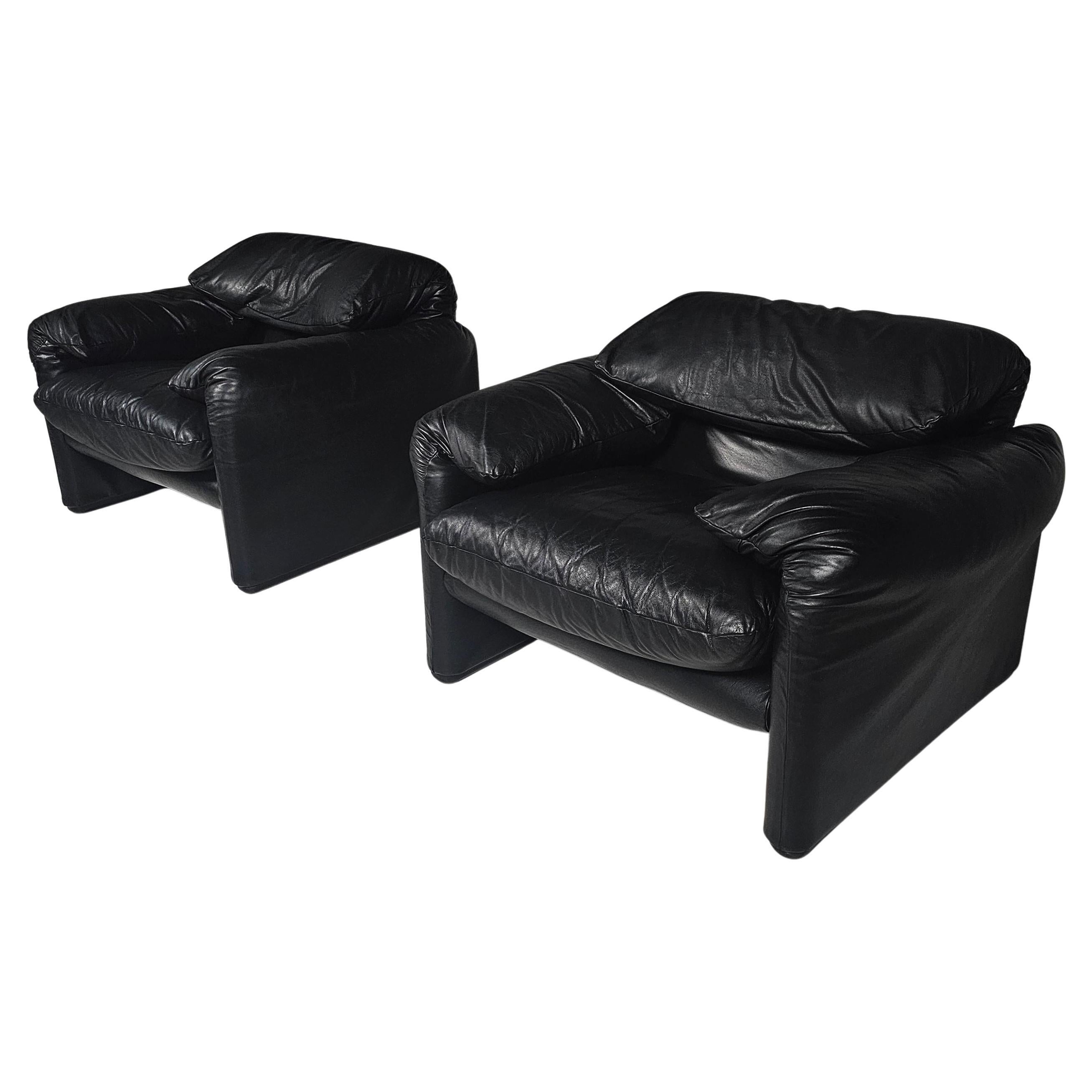 Maralunga lounge chairs in black leather by Vico Magistretti for Cassina, 1970