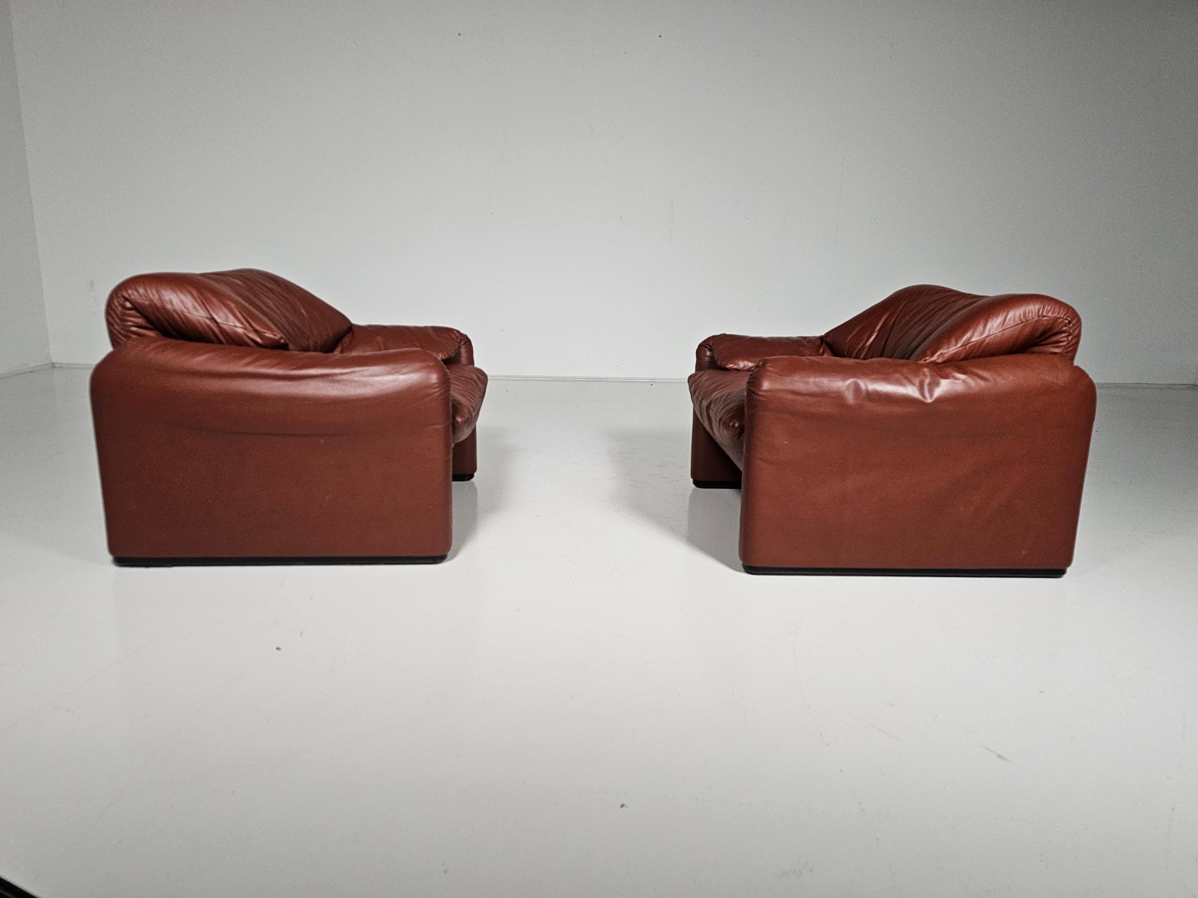 Late 20th Century Maralunga lounge chairs in leather by Vico Magistretti for Cassina, 1970 For Sale