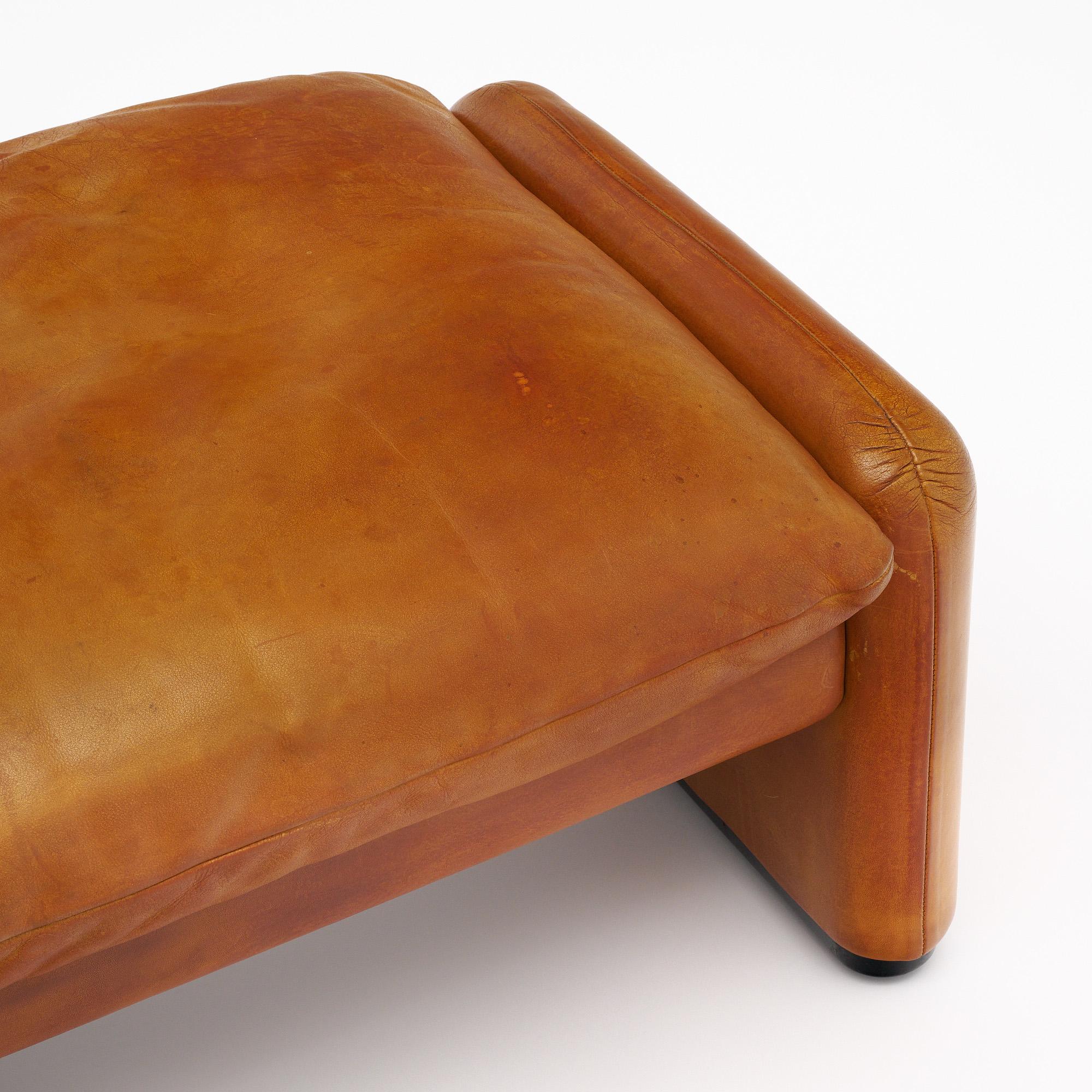 Modern Maralunga Ottoman by Vico Magistretti for Cassina For Sale