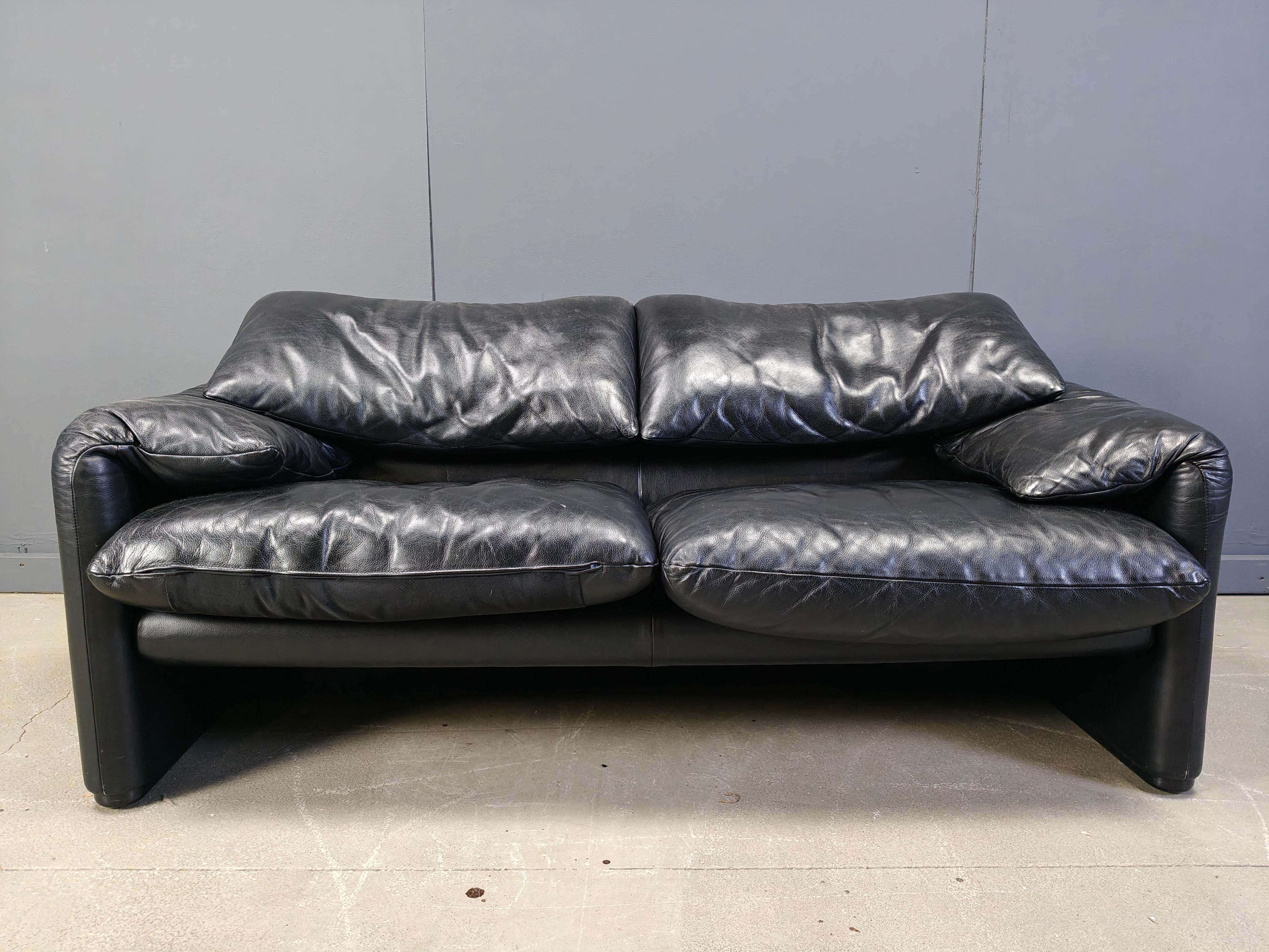 Maralunga sofa by Vico Magistretti for Cassina, 1970s For Sale 6
