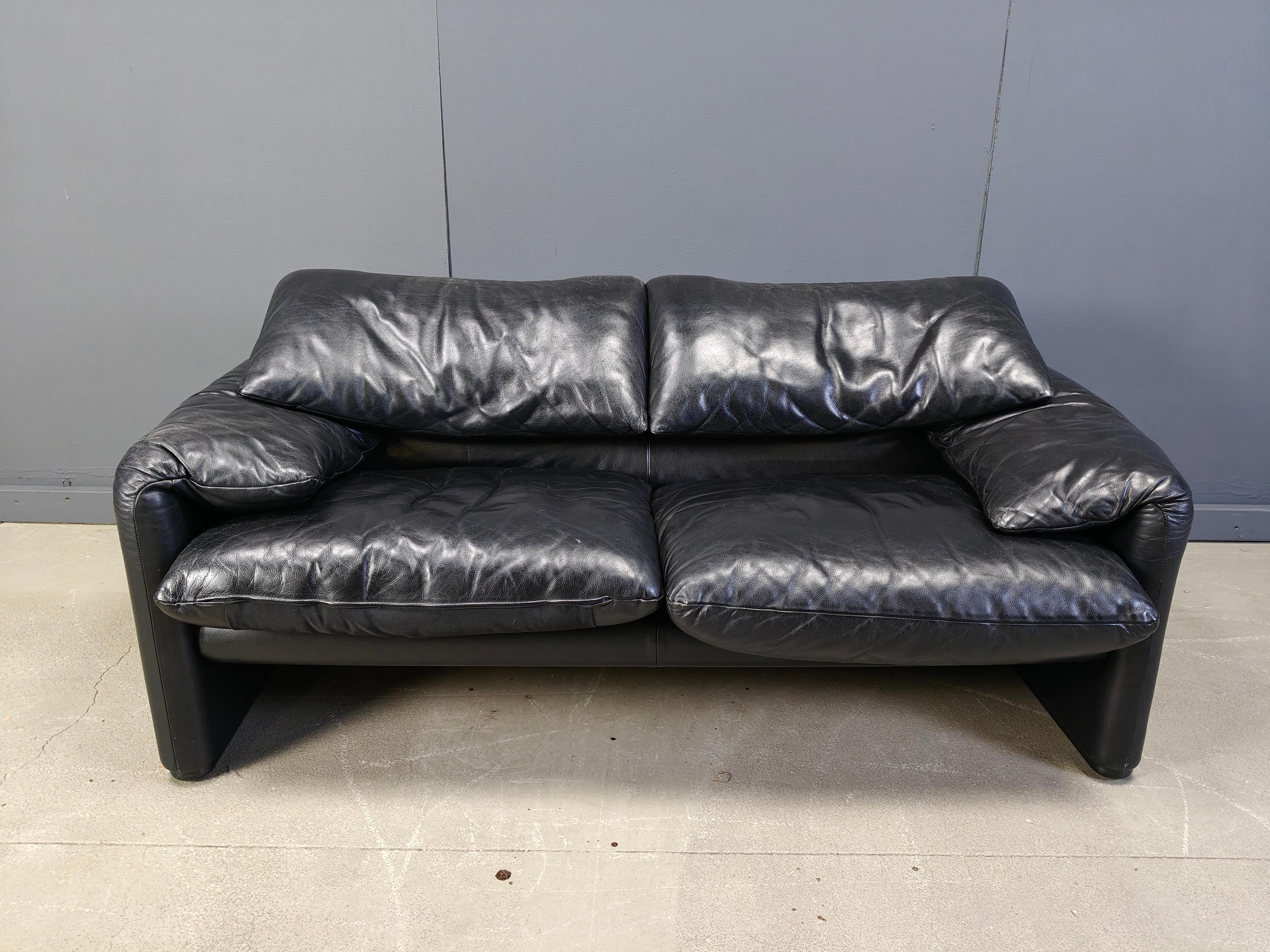 Maralunga sofa by Vico Magistretti for Cassina, 1970s For Sale 7