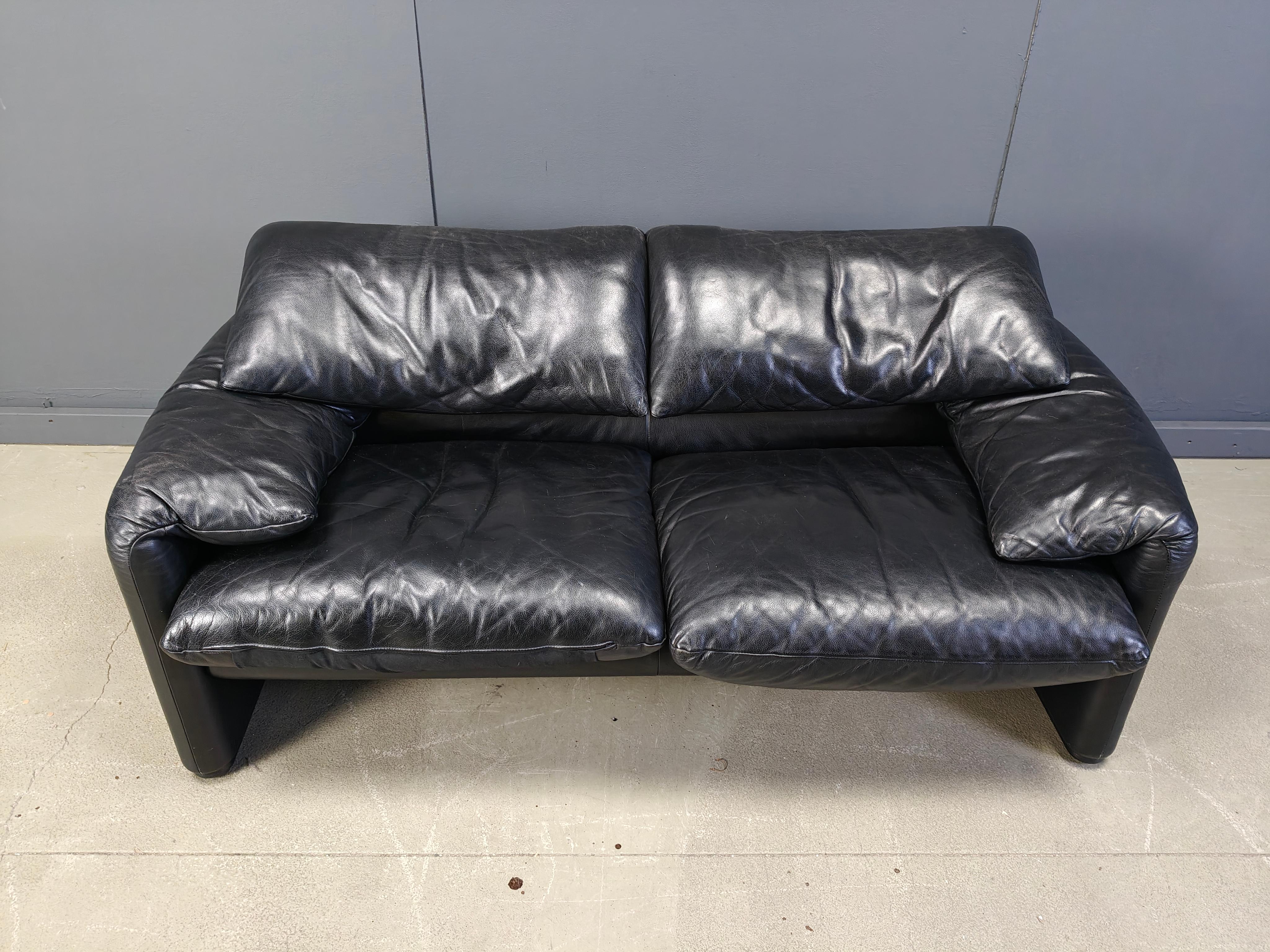 Maralunga sofa by Vico Magistretti for Cassina, 1970s For Sale 8