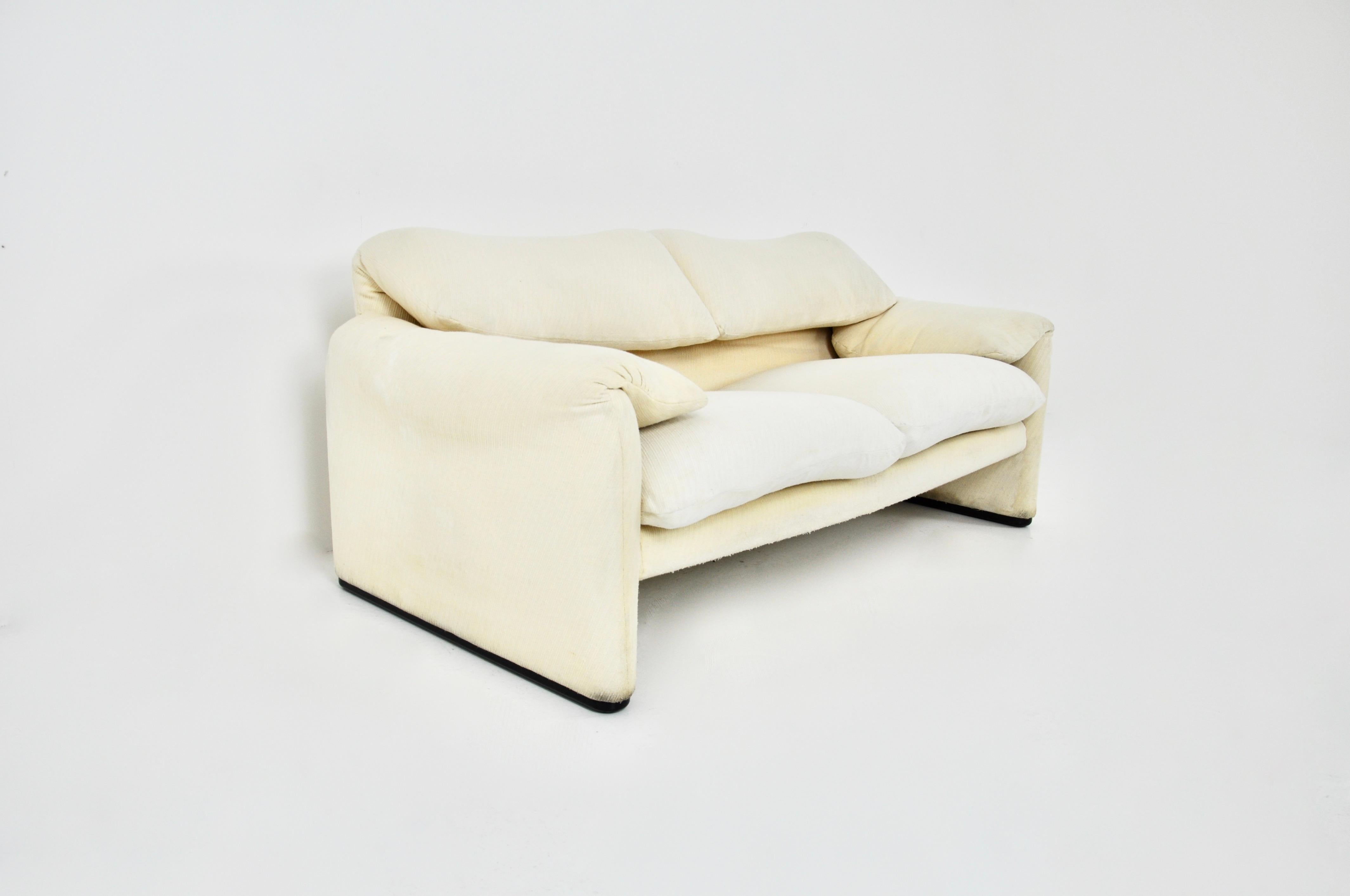 Fabric Maralunga sofa by Vico Magistretti for Cassina, 1970s For Sale