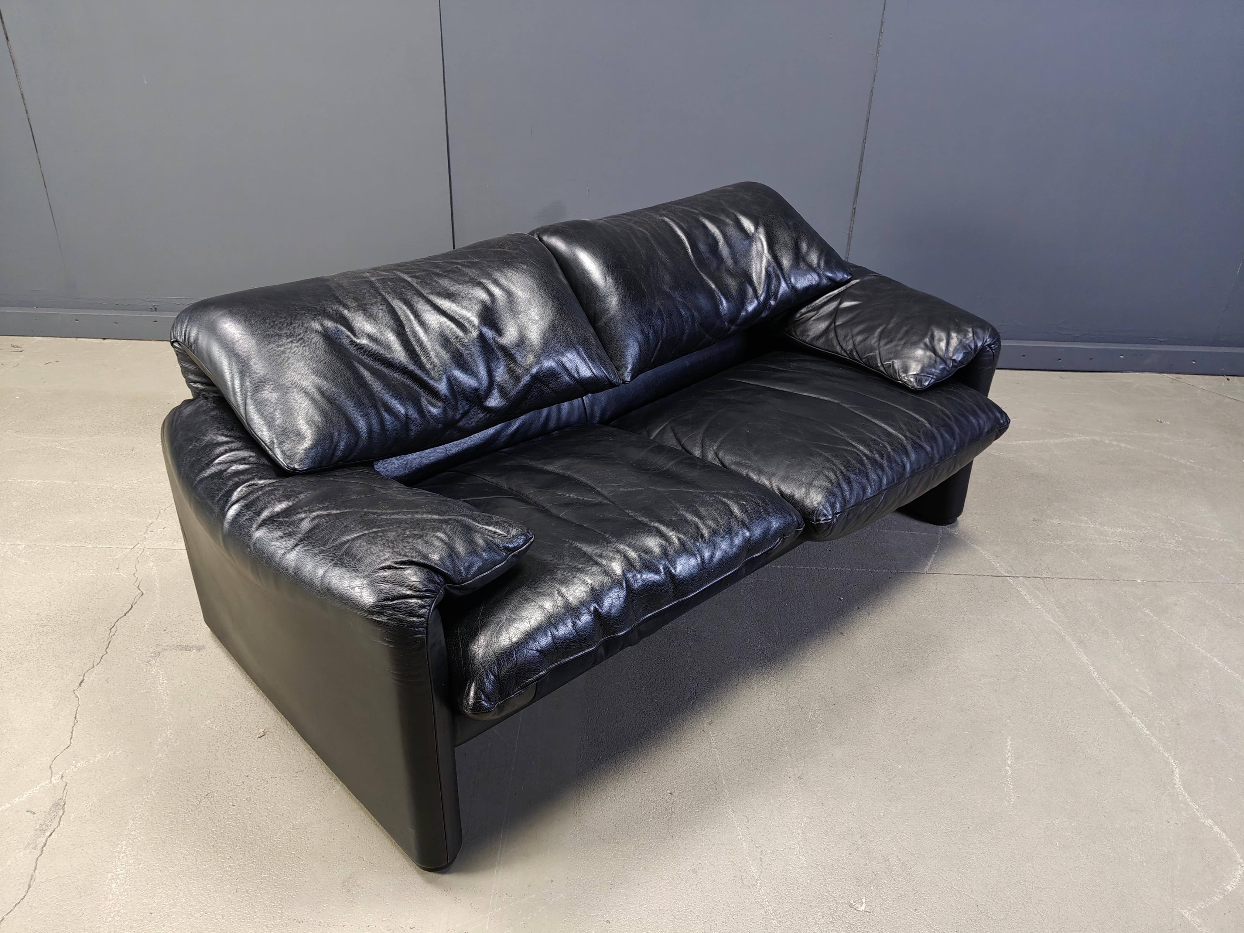 Maralunga sofa by Vico Magistretti for Cassina, 1970s For Sale 2
