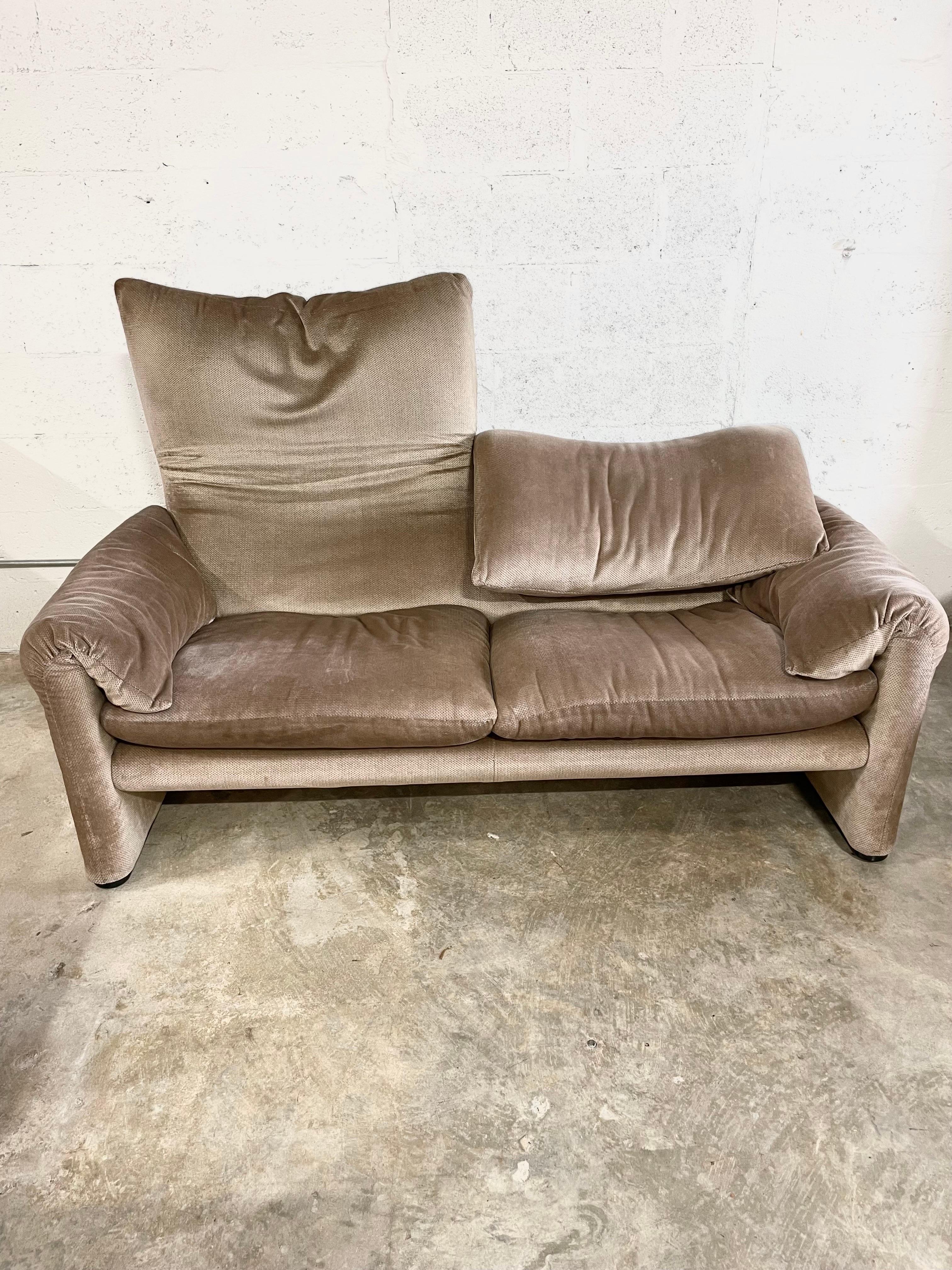 Maralunga-Sofa von Vico Magistretti für Cassina 3