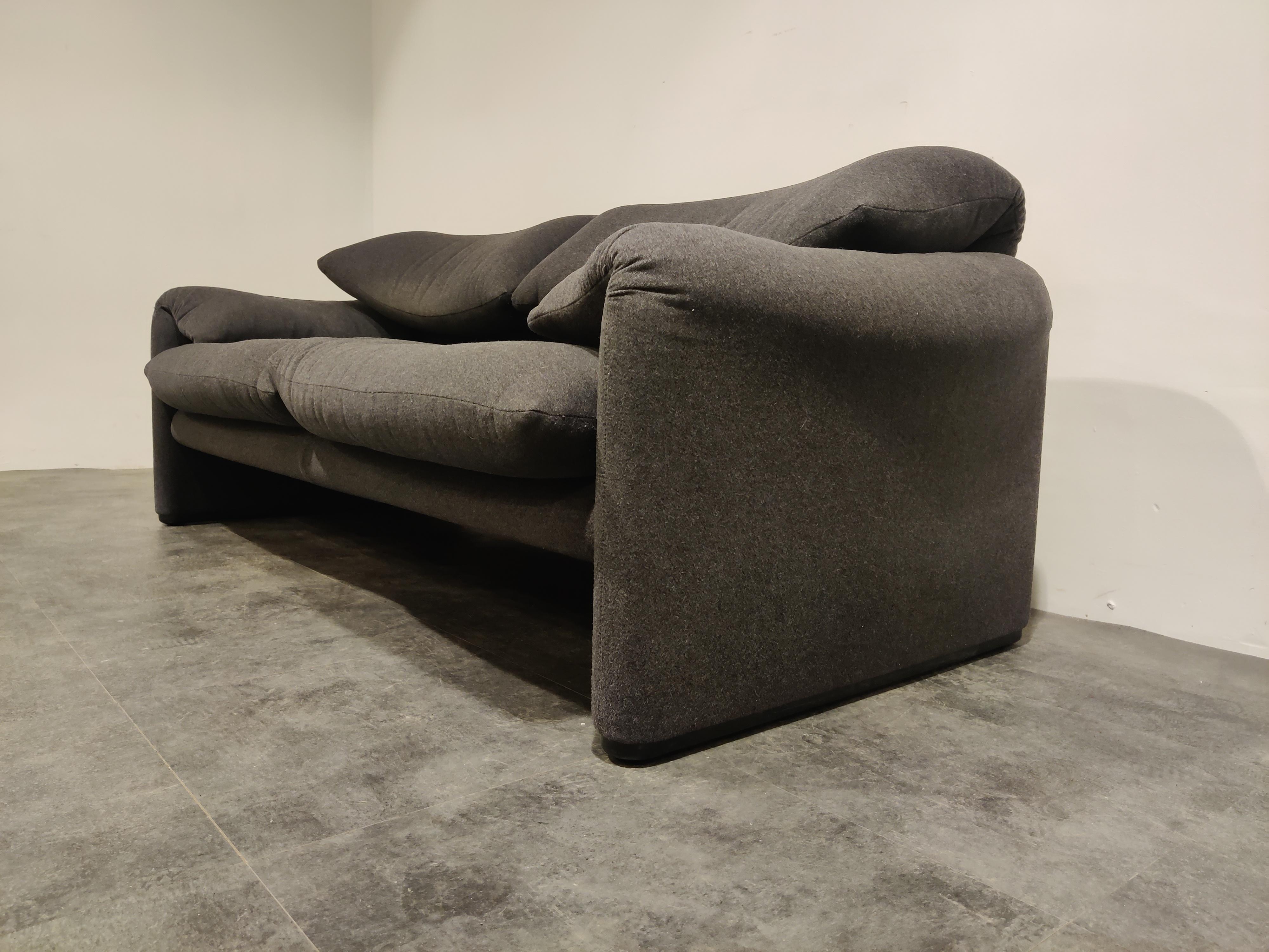 Maralunga Sofa by Vico Magistretti for Cassina In Good Condition In HEVERLEE, BE