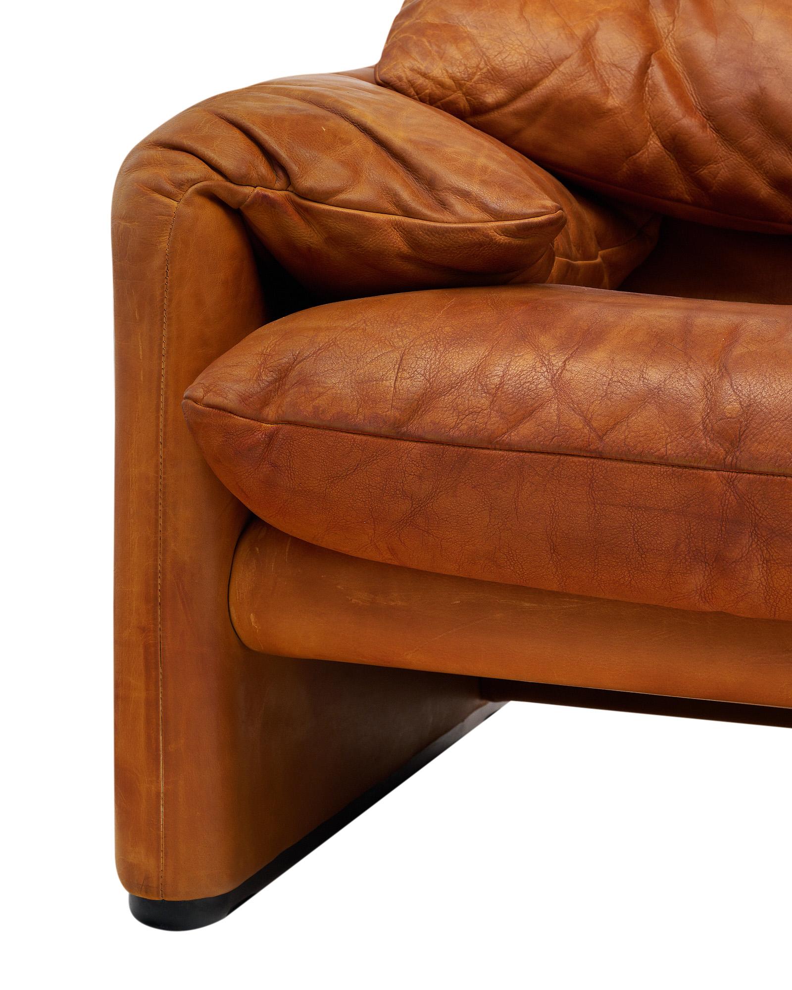 Maralunga Sofa by Vico Magistretti for Cassina In Good Condition In Austin, TX