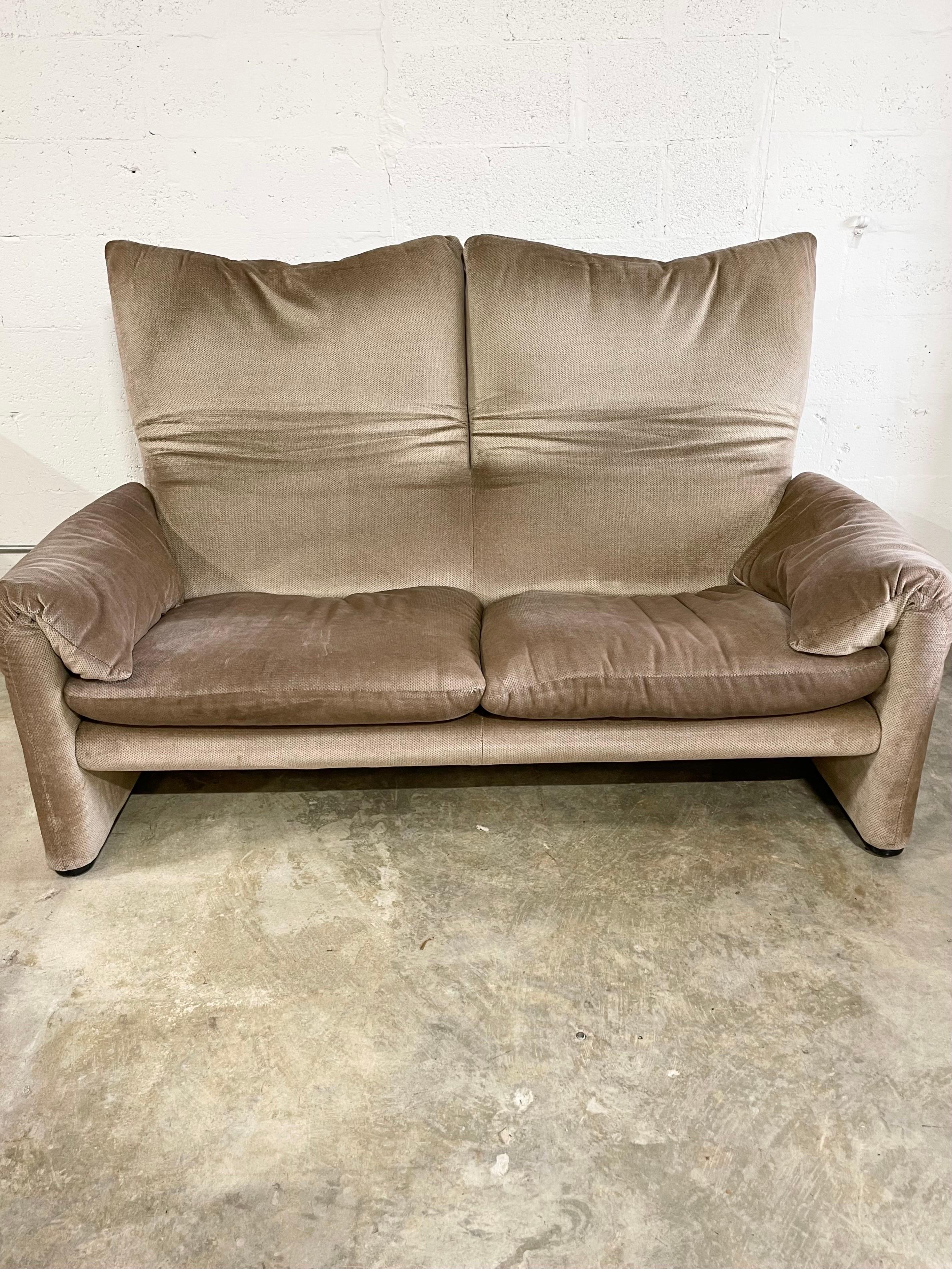 Maralunga Sofa by Vico Magistretti for Cassina In Good Condition In Fort Lauderdale, FL