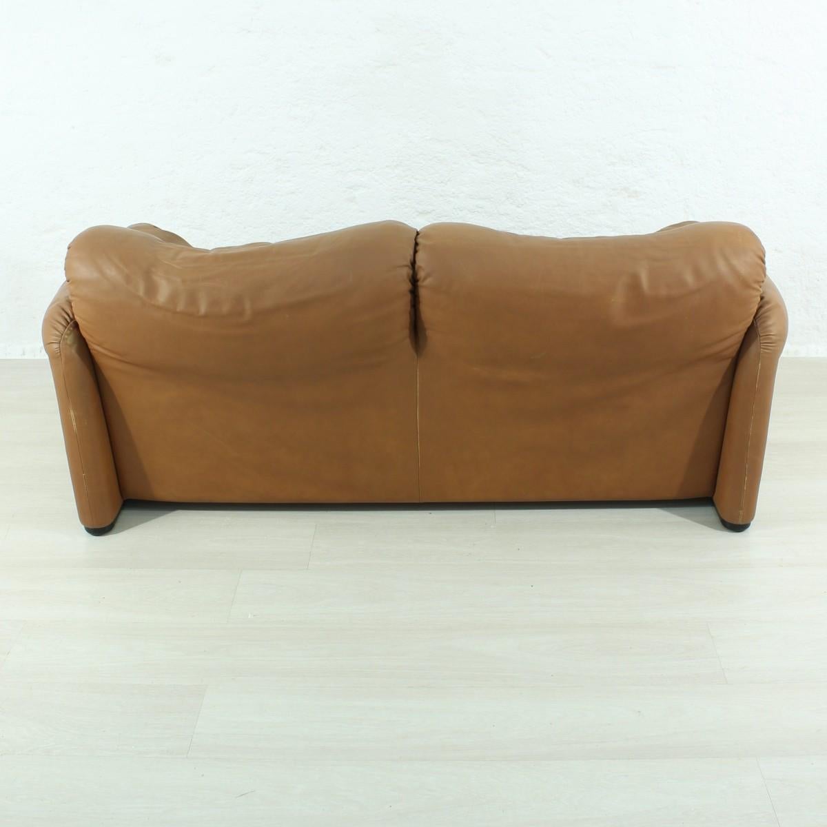 Maralunga Sofa by Vico Magistretti for Cassina For Sale 3