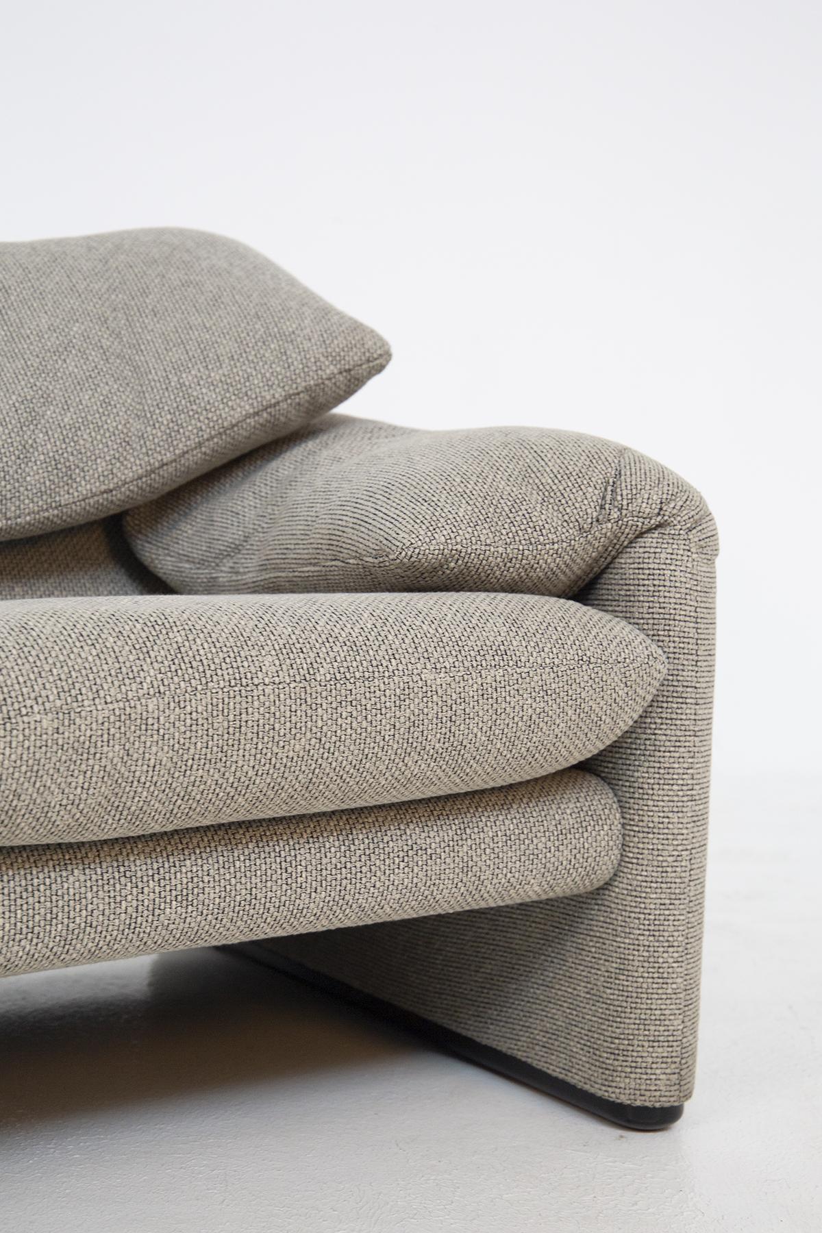 Mid-Century Modern Maralunga Sofa by Vico Magistretti for Cassina in Fabric Grey