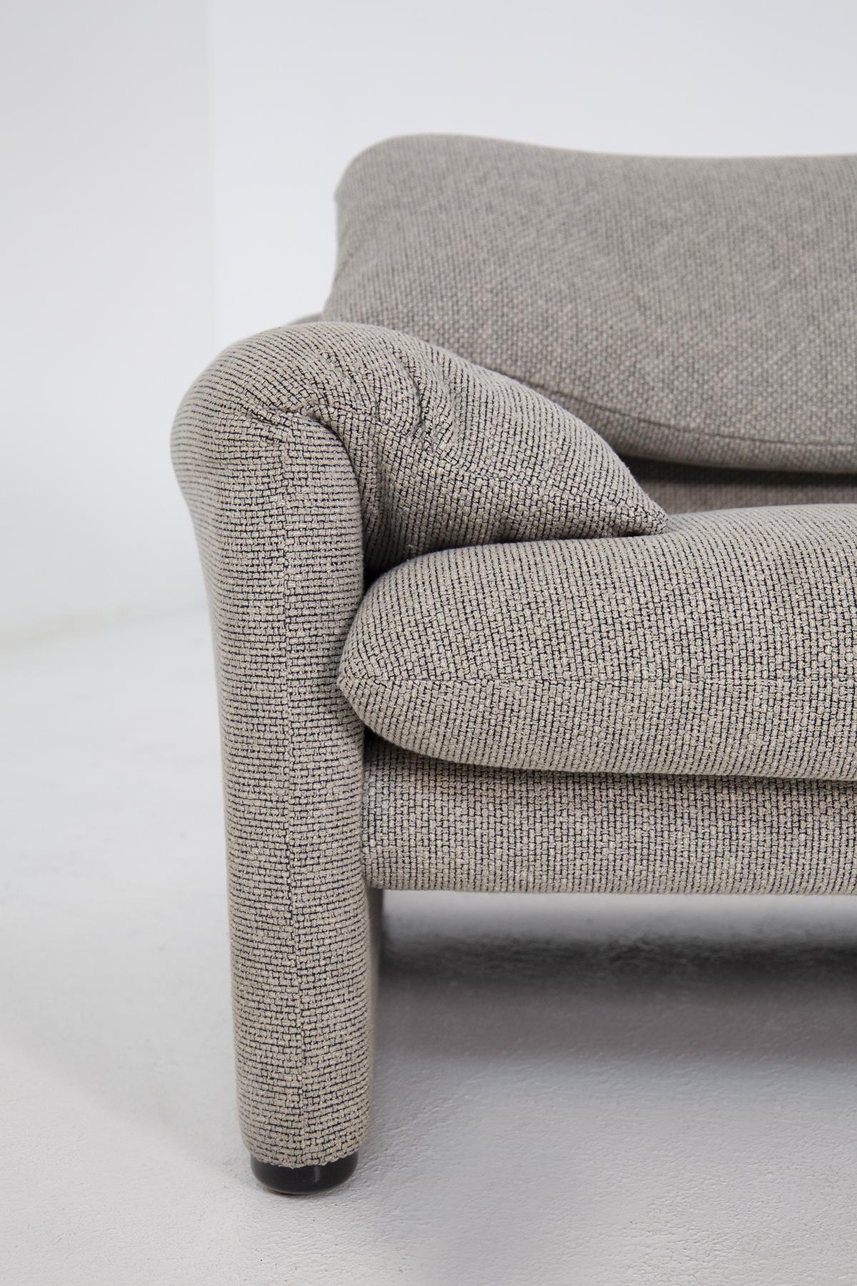 Maralunga Sofa by Vico Magistretti for Cassina in Fabric Grey In Good Condition In Milano, IT
