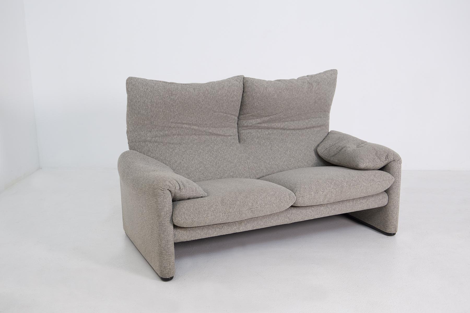 Maralunga Sofa by Vico Magistretti for Cassina in Fabric Grey 1