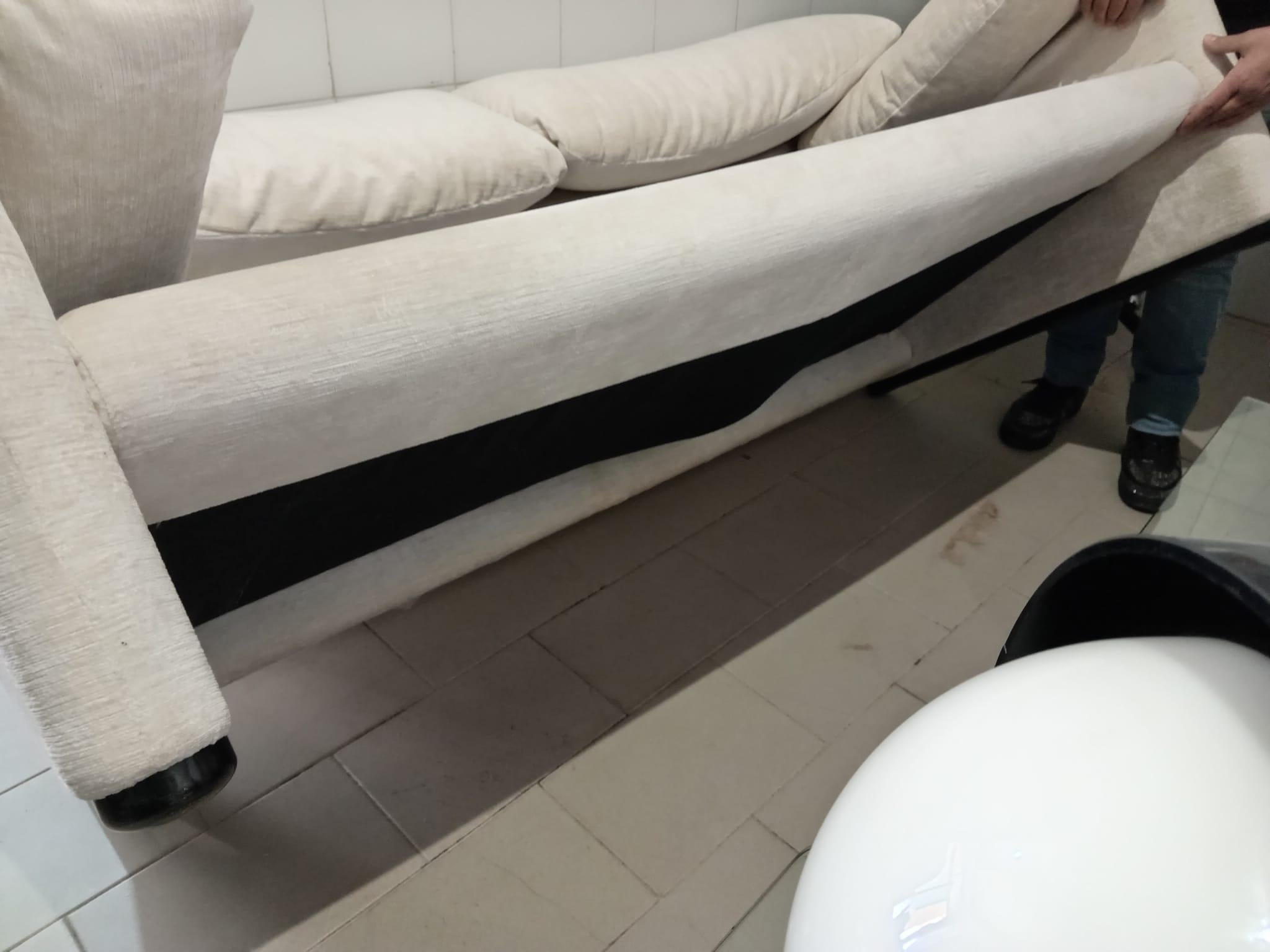 Maralunga Sofa by Vico Magistretti from Cassina 1970s In Good Condition For Sale In Lucca, IT