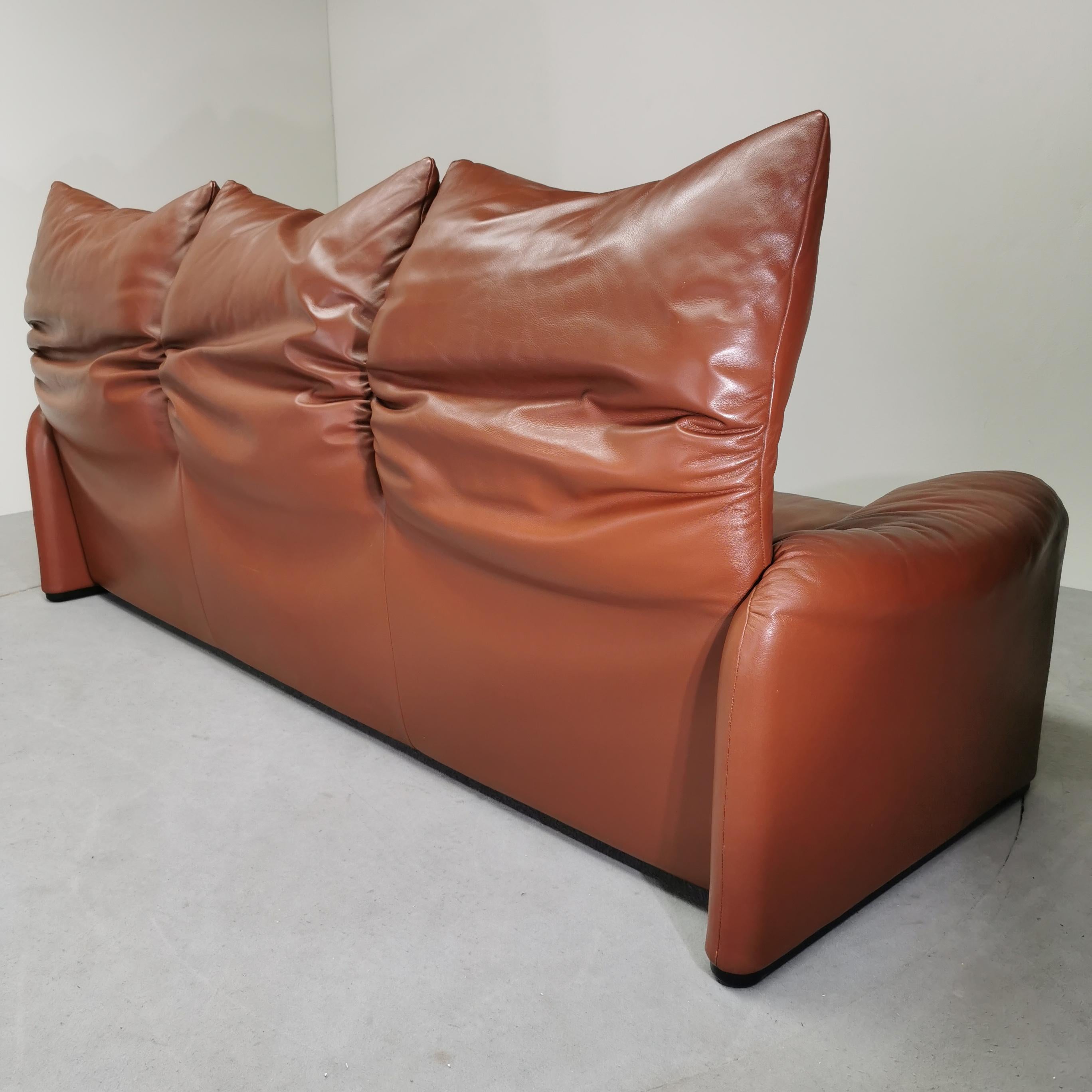 Maralunga sofa Cassina 70's leather For Sale 4
