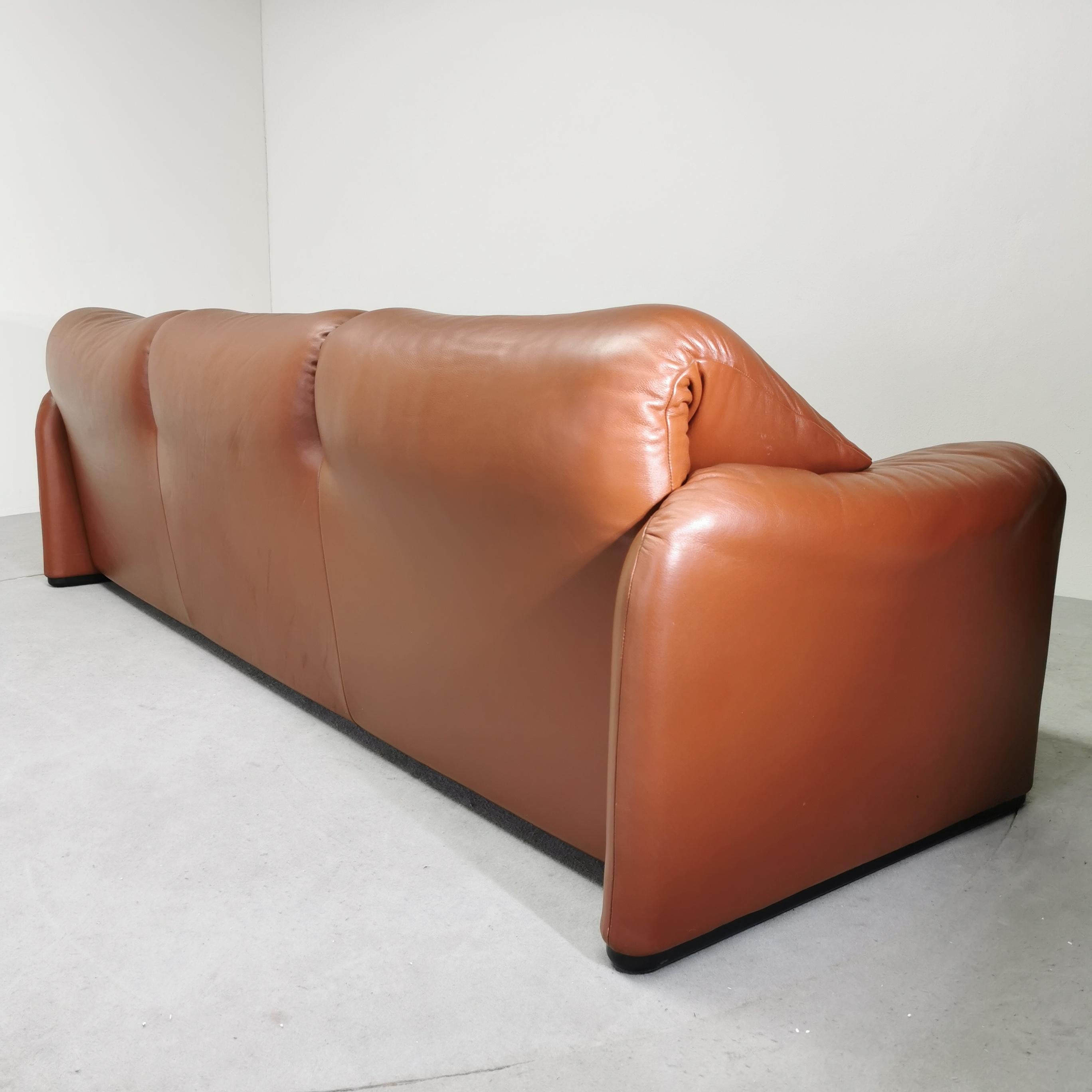 Other Maralunga sofa Cassina 70's leather For Sale