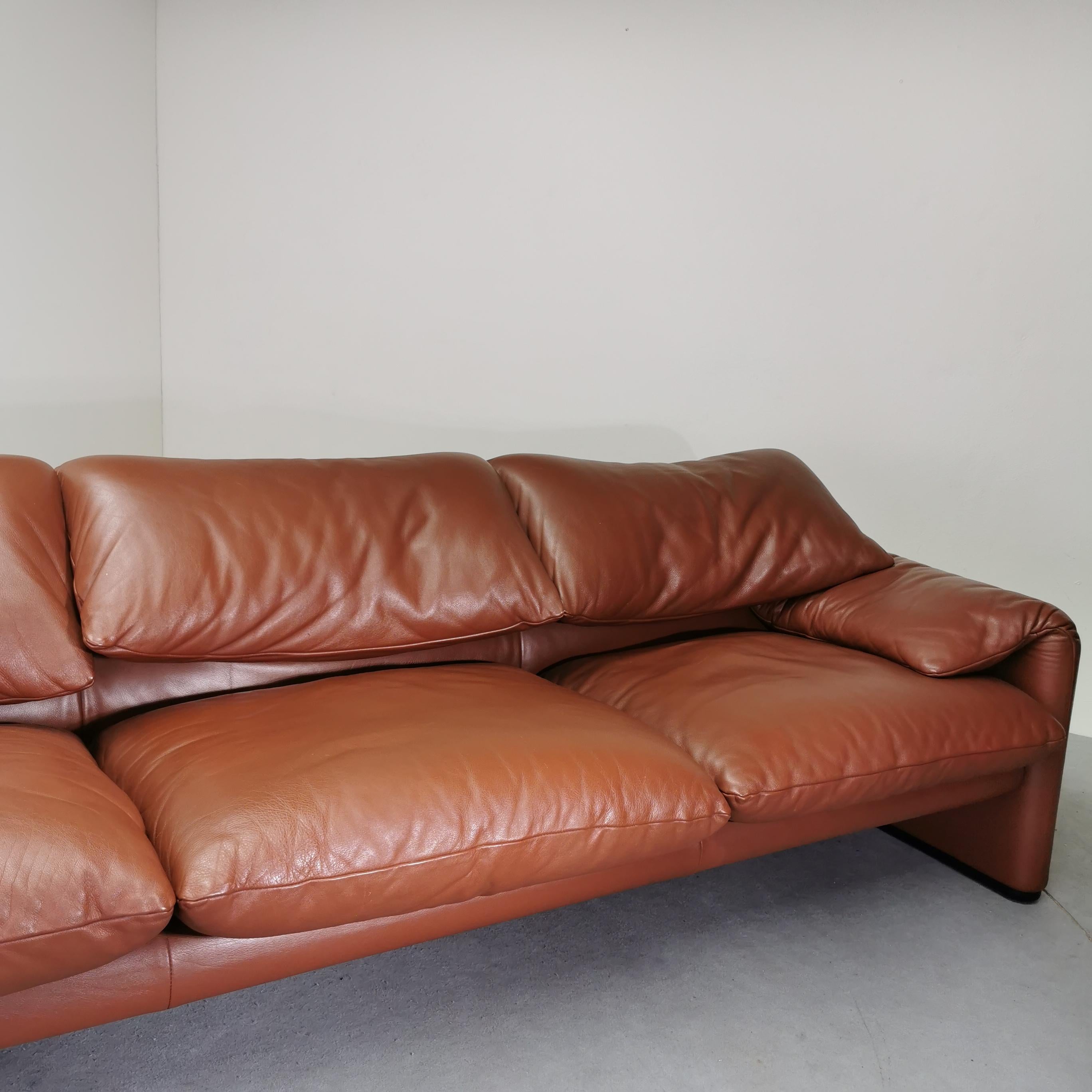 20th Century Maralunga sofa Cassina 70's leather For Sale