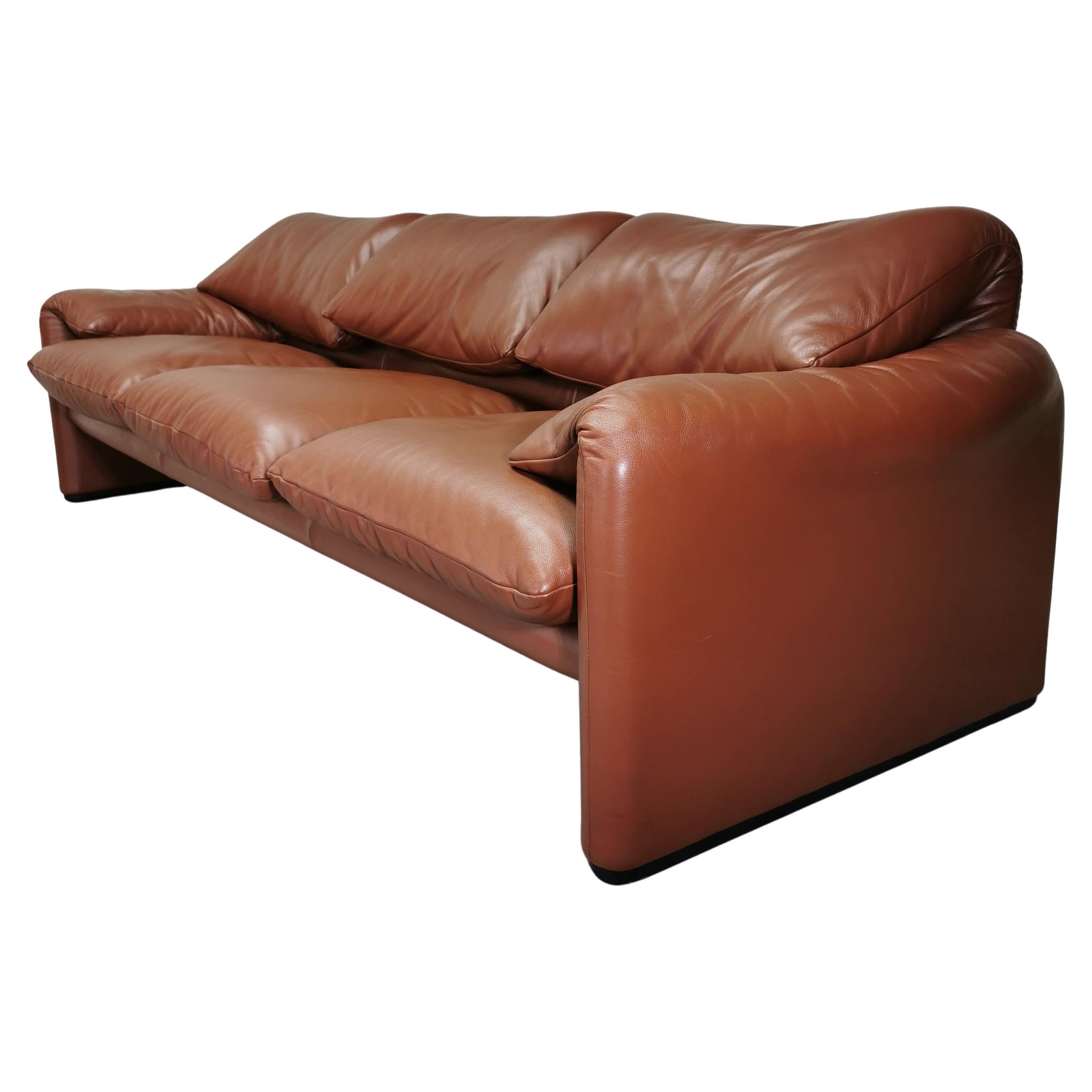 Maralunga sofa Cassina 70's leather For Sale