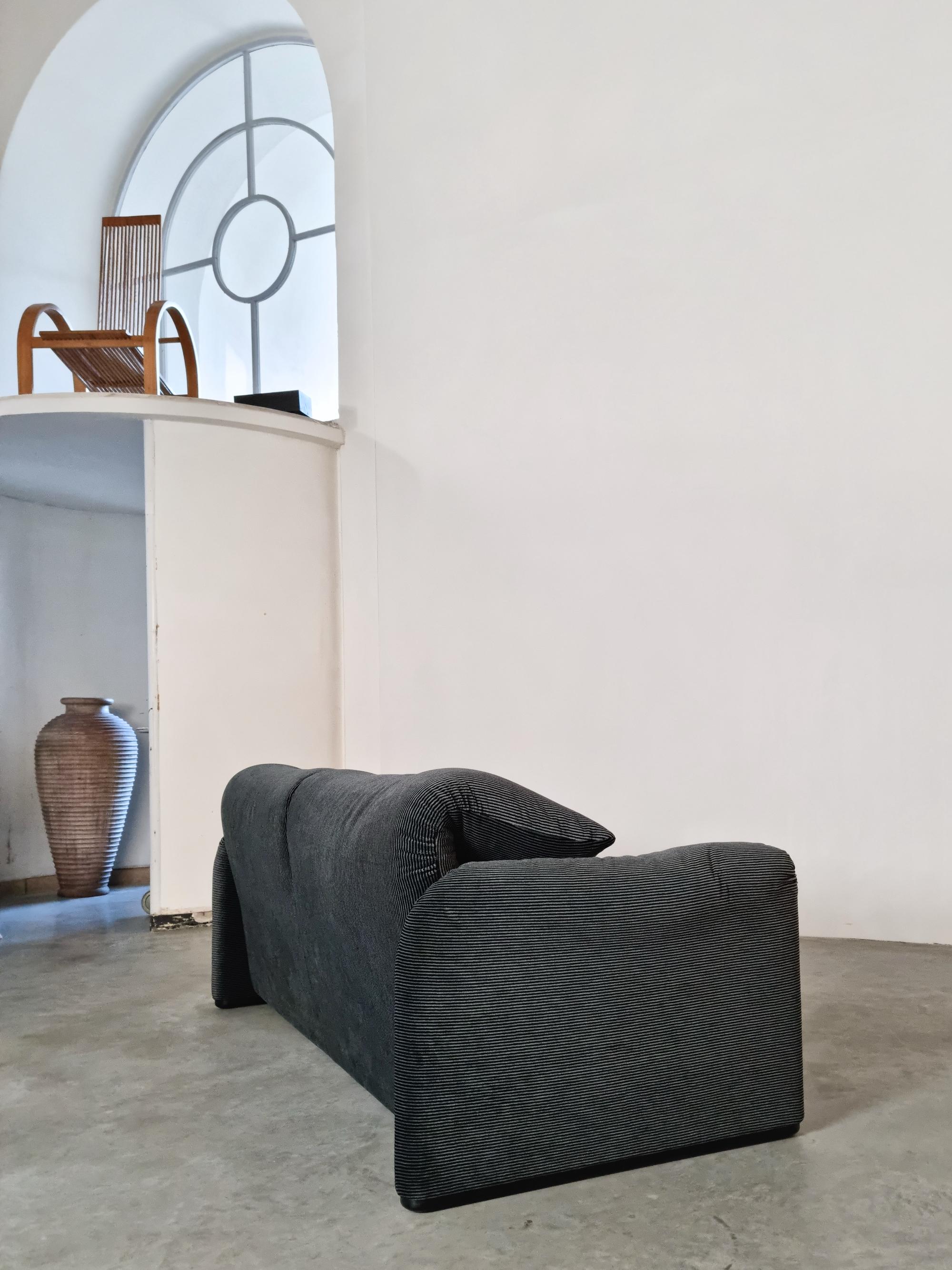 Velvet “Maralunga” Sofa designed by Vico Magistretti for Cassina, 1980s