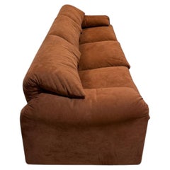 Maralunga-Sofa aus Alcantara, Originalstoff von Vico Magistretti, Cassina