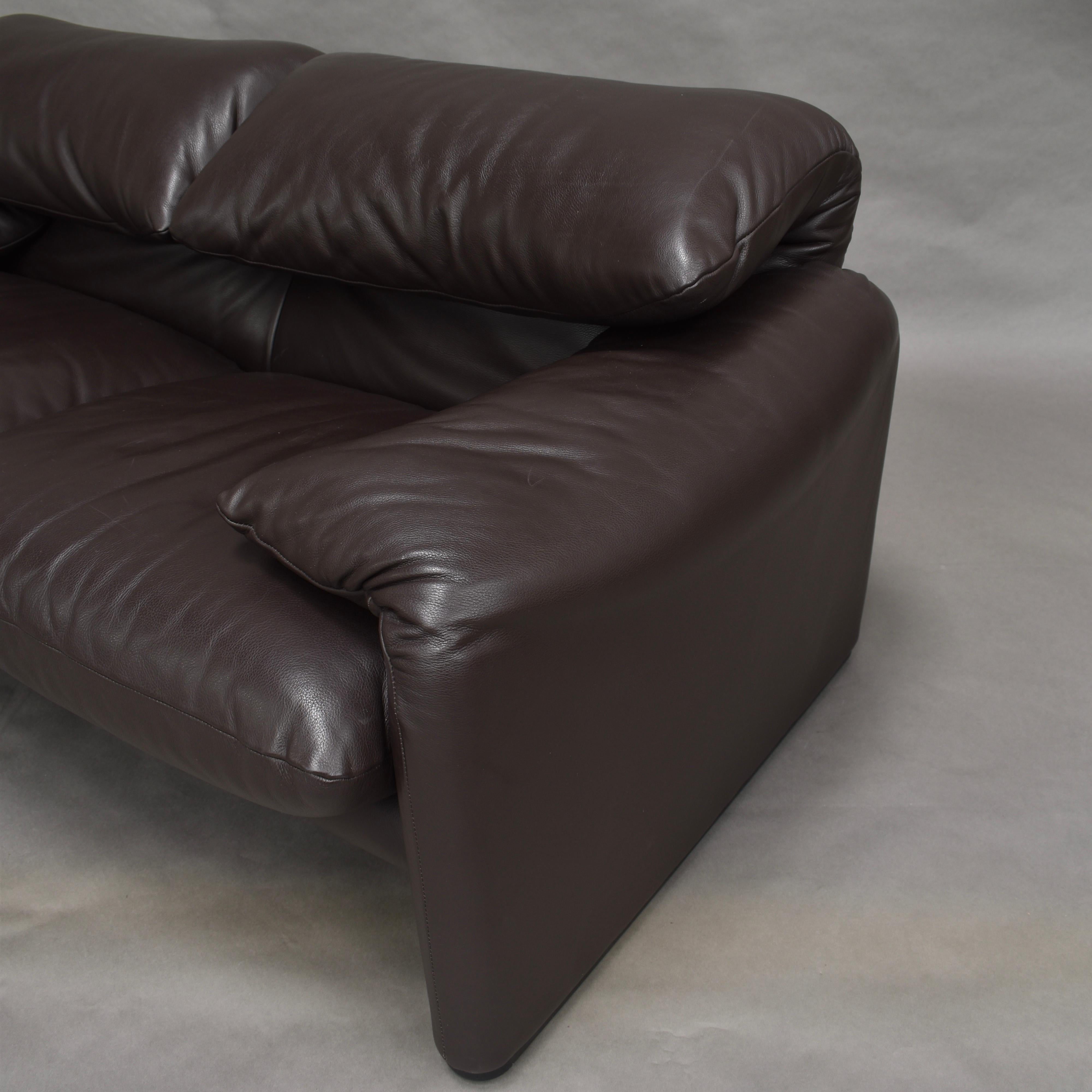 Maralunga Sofa in Brown Leather by Vico Magistratti for Cassina, Italy, 1973 2