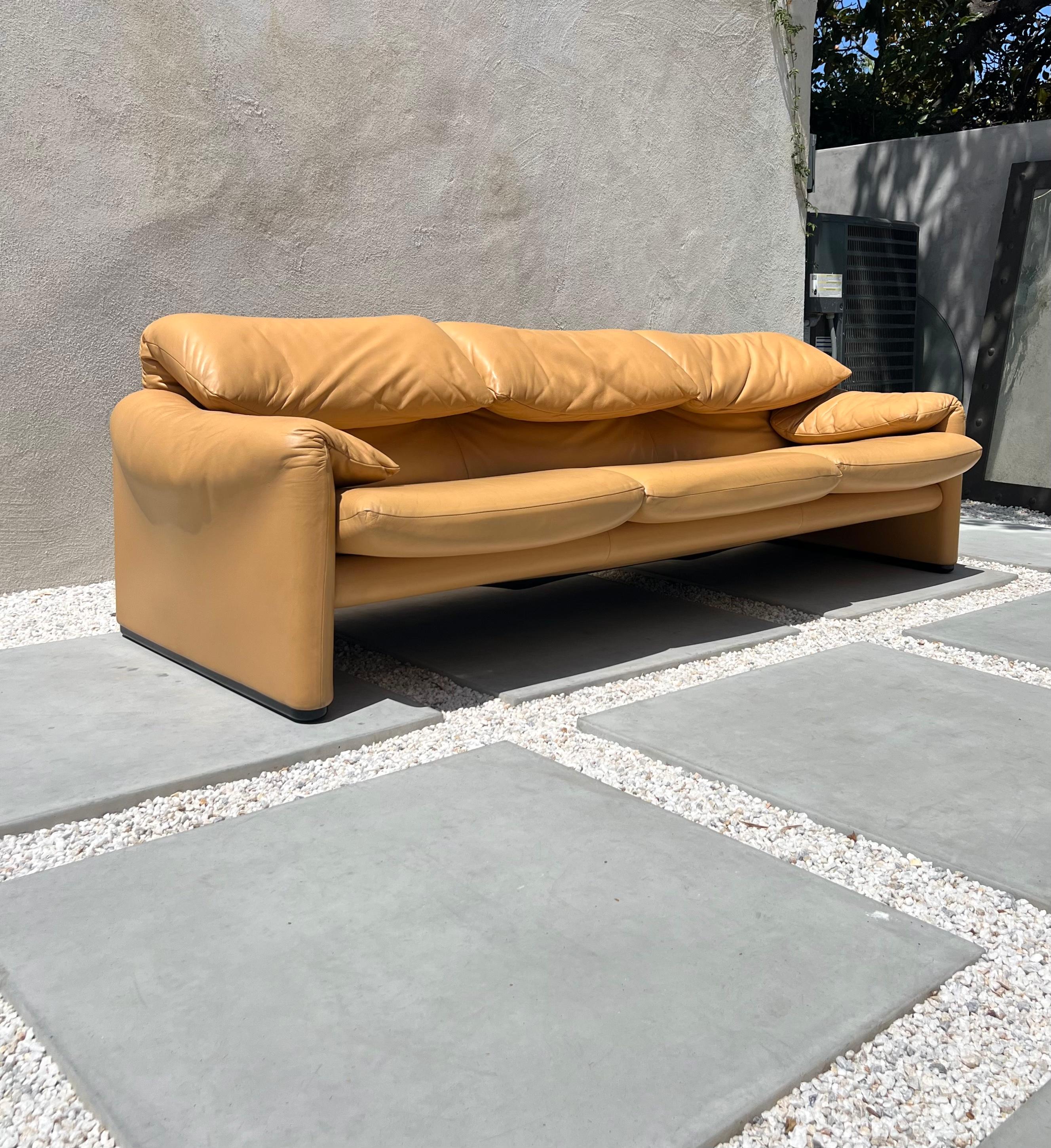 Maralunga Sofa in Cognac Leather by Vico Magistretti for Cassina, 1970s 6