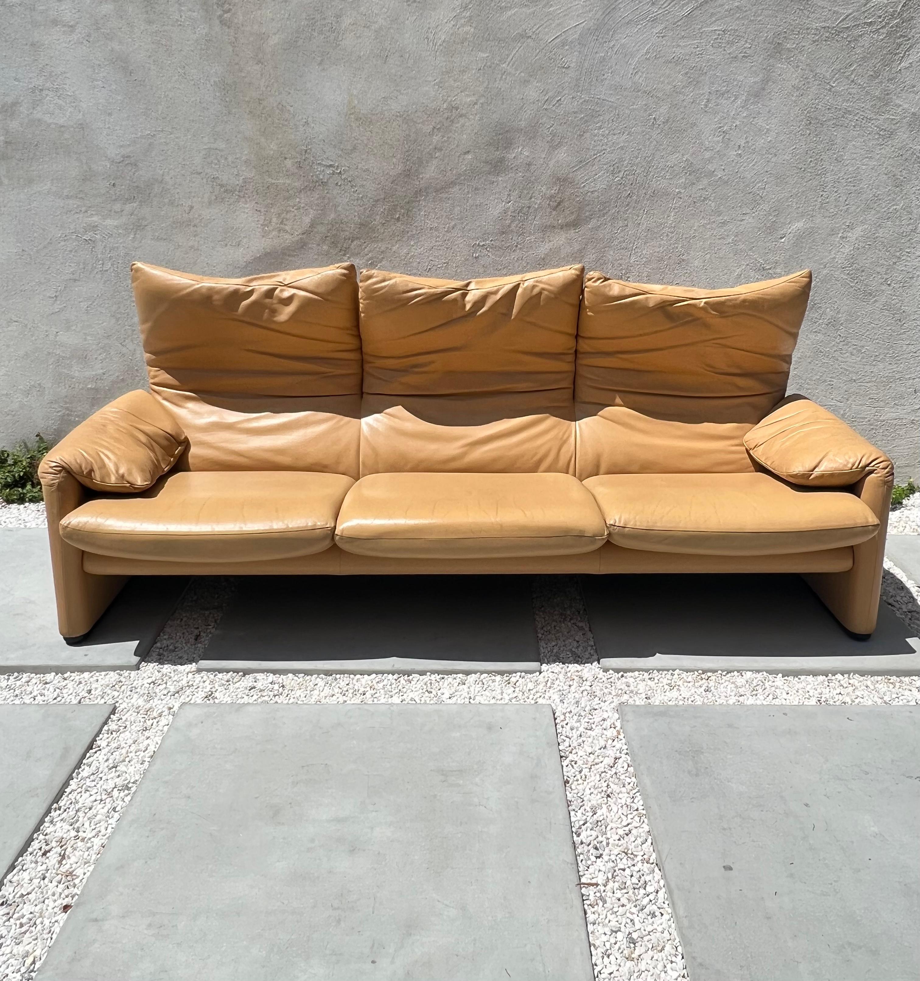 Maralunga Sofa in Cognac Leather by Vico Magistretti for Cassina, 1970s In Good Condition In View Park, CA